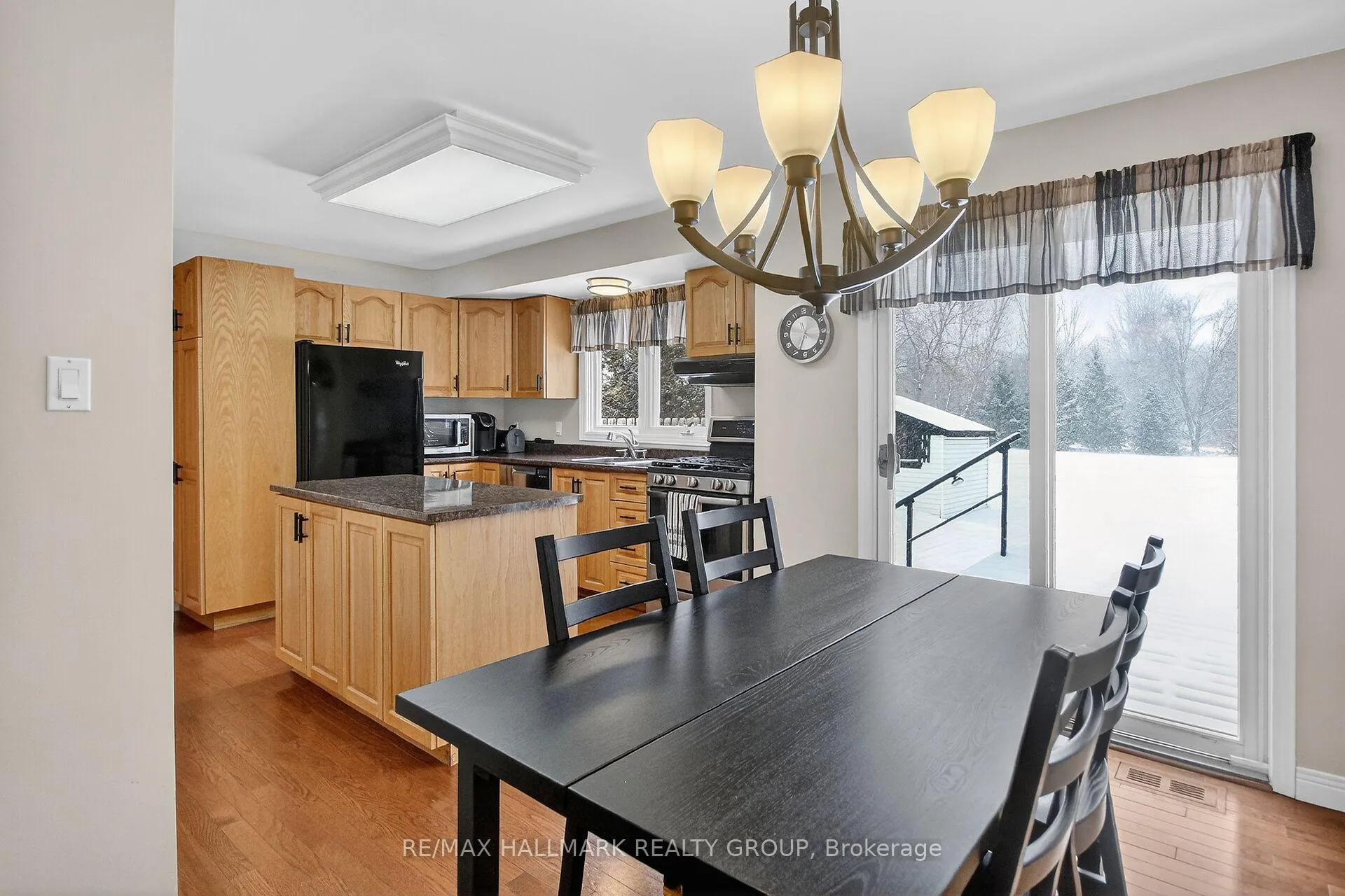 Photo 11 of 80 Maitland Street, Ottawa, Richmond — HOMEH