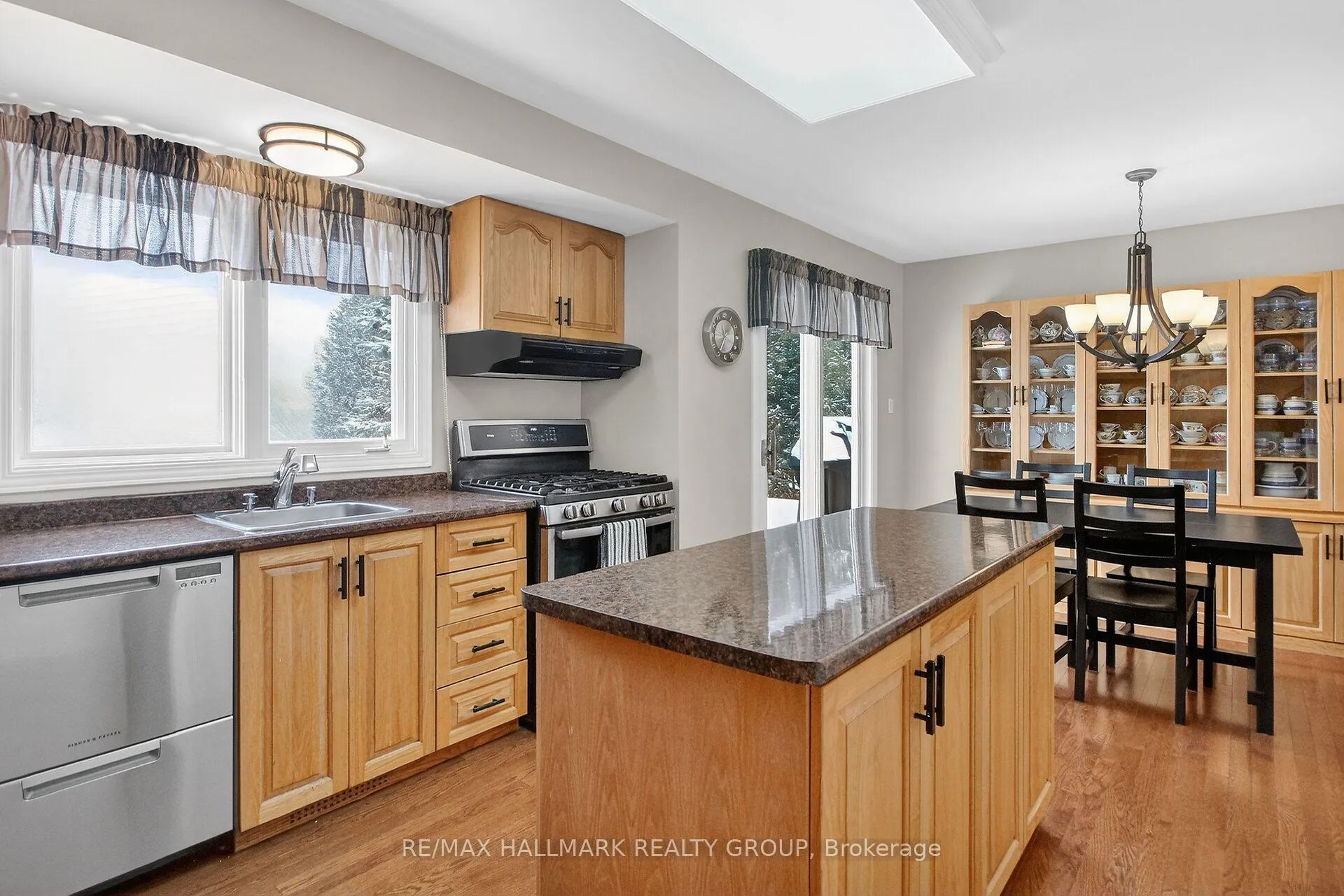 Photo 15 of 80 Maitland Street, Ottawa, Richmond — HOMEH