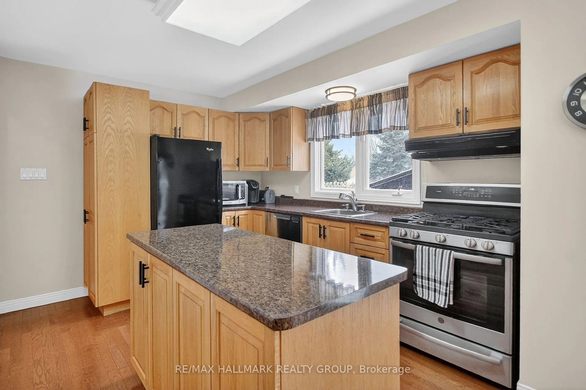 Photo 16 of 80 Maitland Street, Ottawa, Richmond — HOMEH