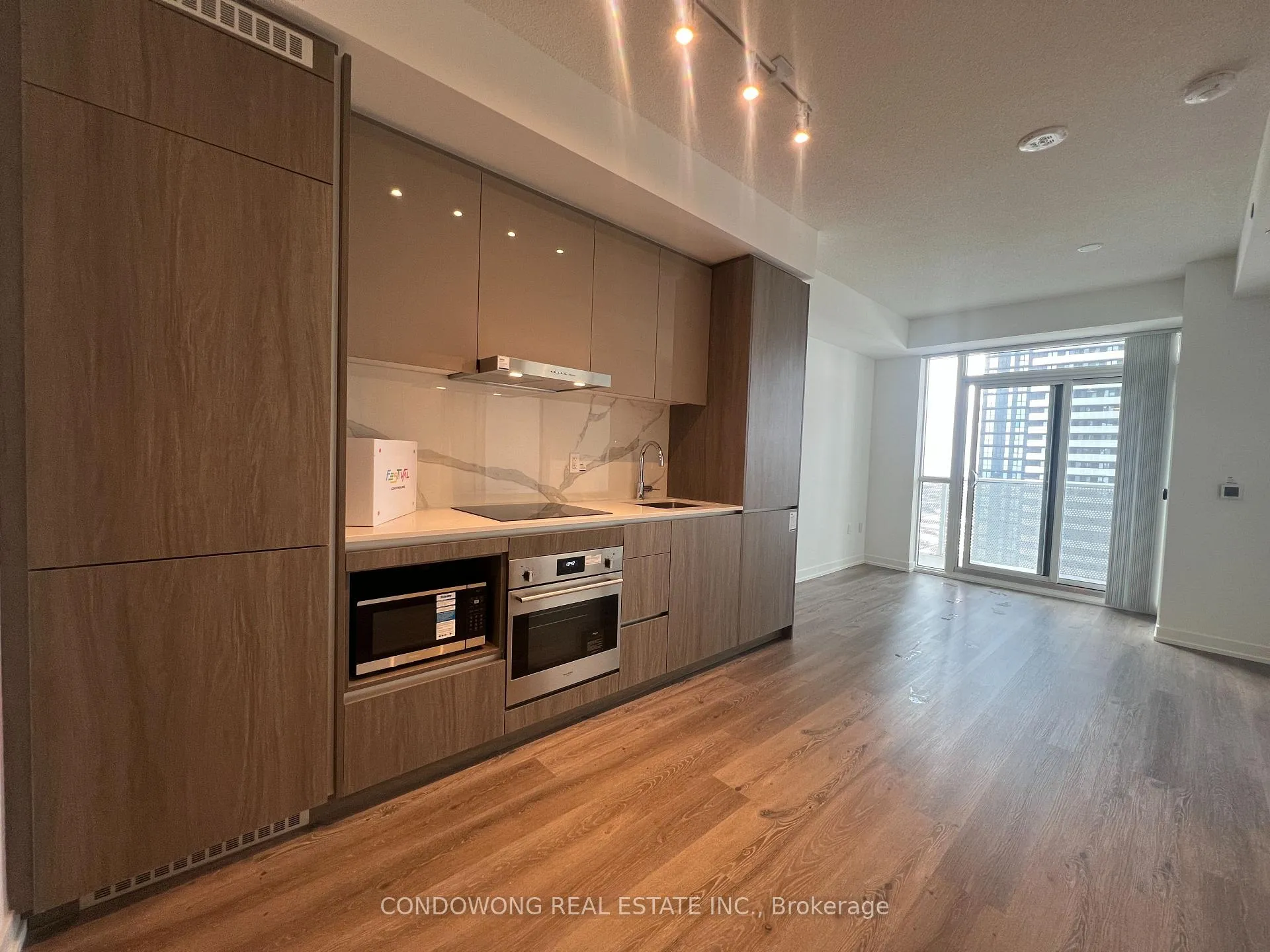 Photo 1 of Unit 2602, 28 Interchange Way, Vaughan, Vaughan Corporate Centre — HOMEH