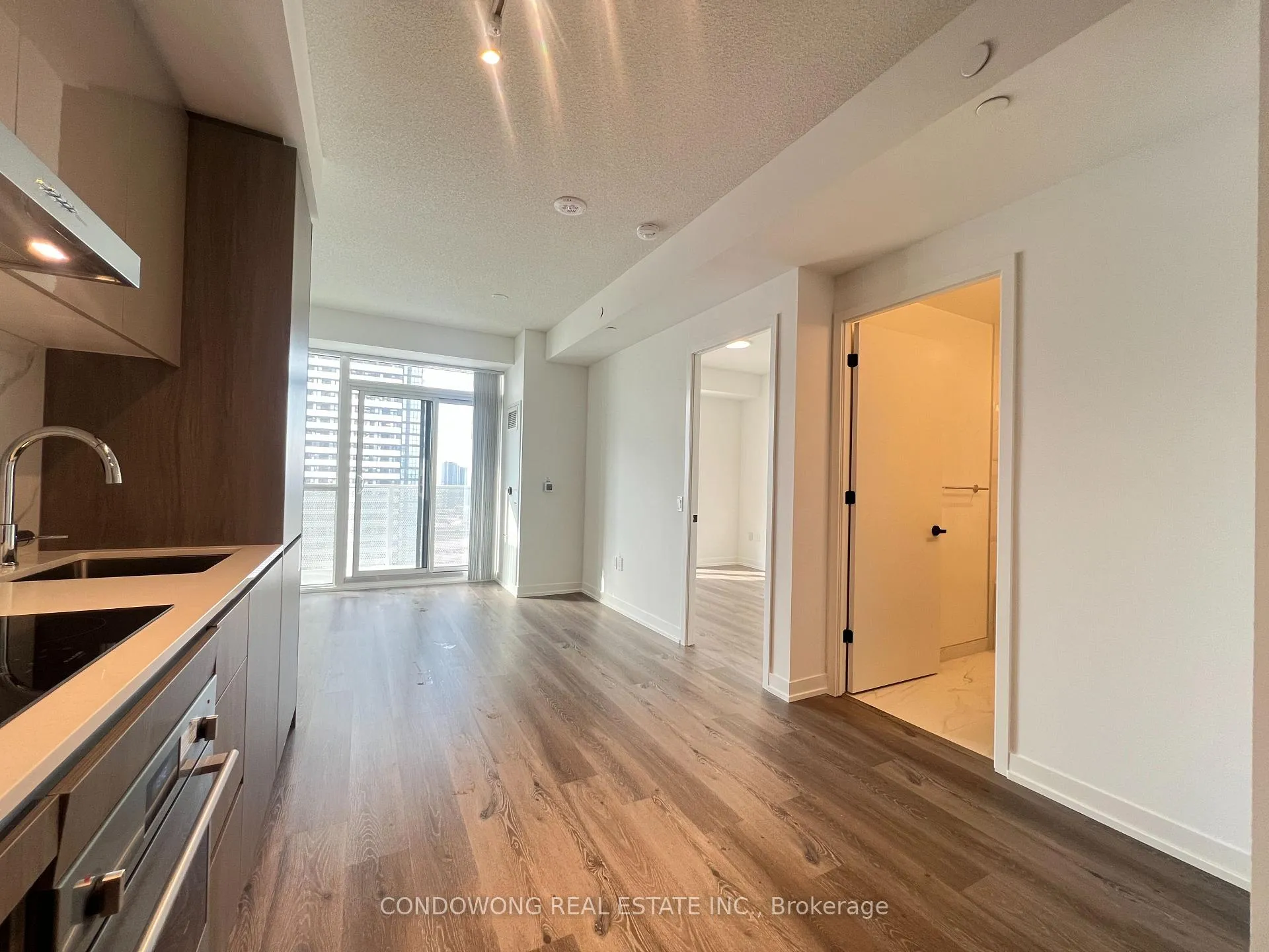 Photo 5 of Unit 2602, 28 Interchange Way, Vaughan, Vaughan Corporate Centre — HOMEH