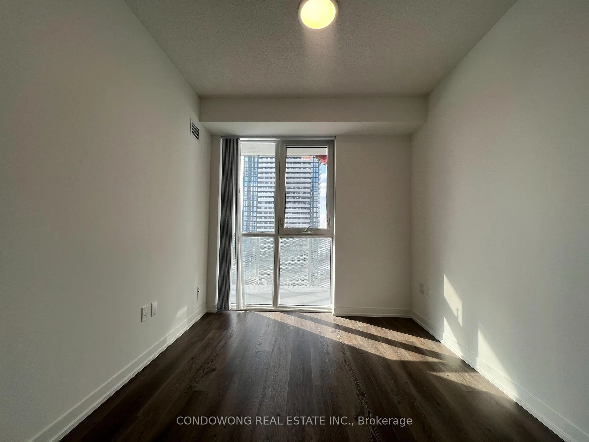 Photo 6 of Unit 2602, 28 Interchange Way, Vaughan, Vaughan Corporate Centre — HOMEH