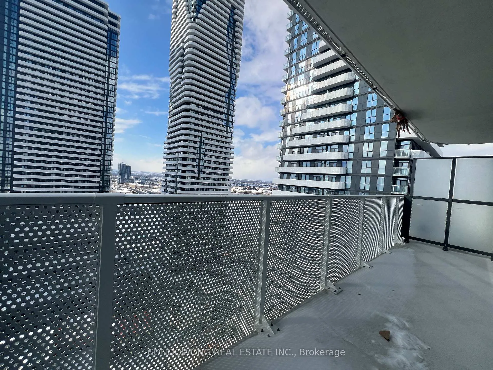Photo 9 of Unit 2602, 28 Interchange Way, Vaughan, Vaughan Corporate Centre — HOMEH