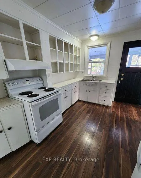 Photo 3 of 648 Glengrove Avenue, Toronto, Englemount-Lawrence — HOMEH