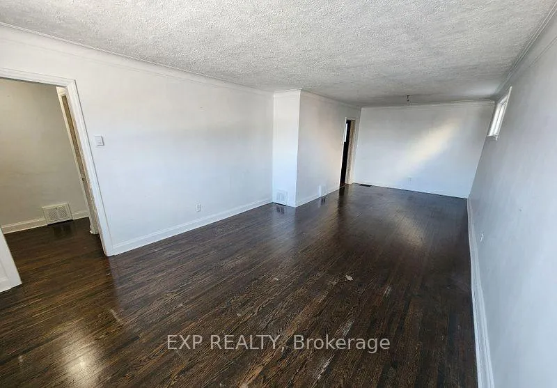 Photo 6 of 648 Glengrove Avenue, Toronto, Englemount-Lawrence — HOMEH