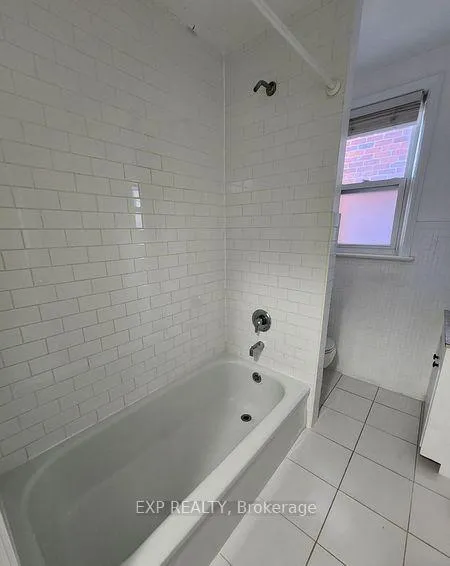 Photo 14 of 648 Glengrove Avenue, Toronto, Englemount-Lawrence — HOMEH