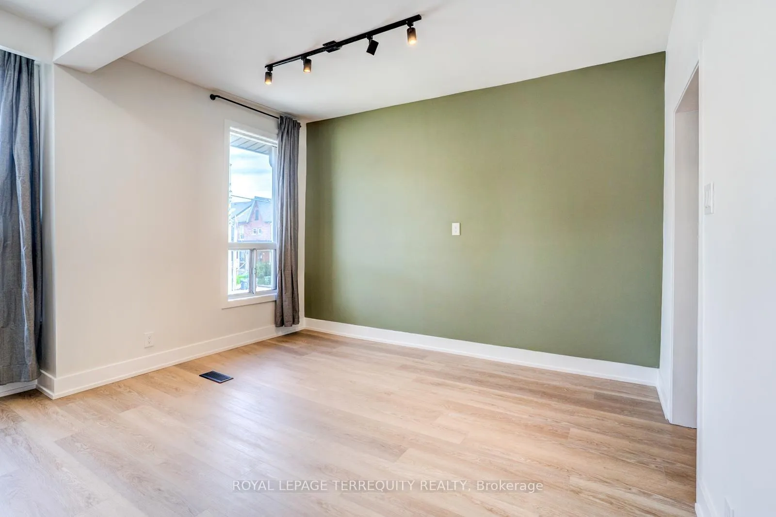 Photo 2 of Unit Upper, 743 Gerrard Street E, Toronto, South Riverdale — HOMEH