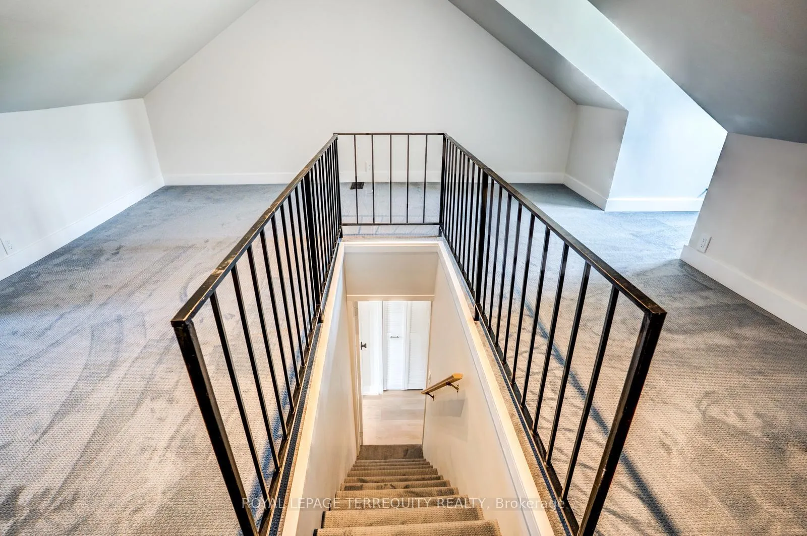 Photo 17 of Unit Upper, 743 Gerrard Street E, Toronto, South Riverdale — HOMEH