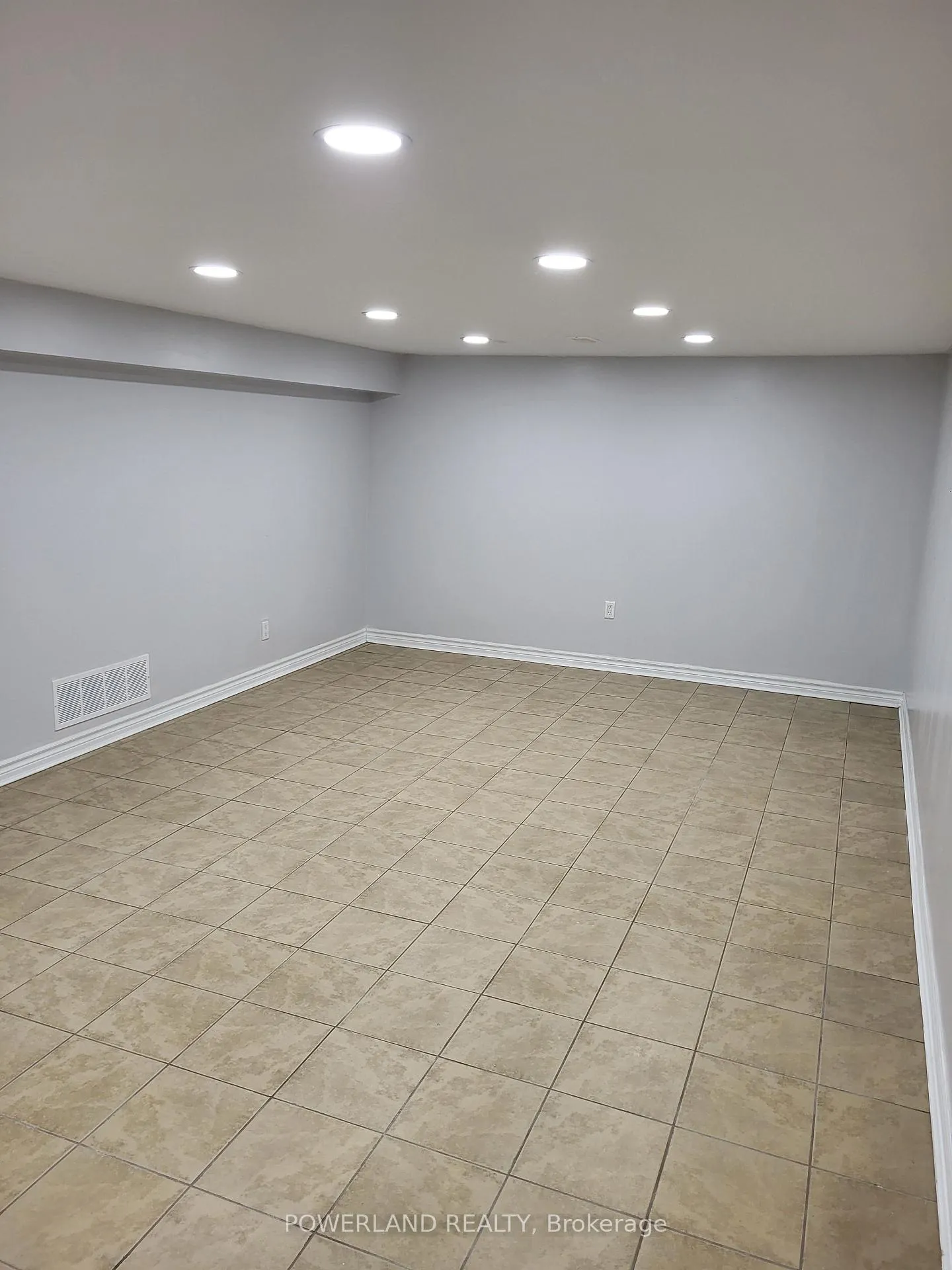 Photo 10 of Unit Lower, 45 Lincoln Green Drive, Markham, Bullock — HOMEH