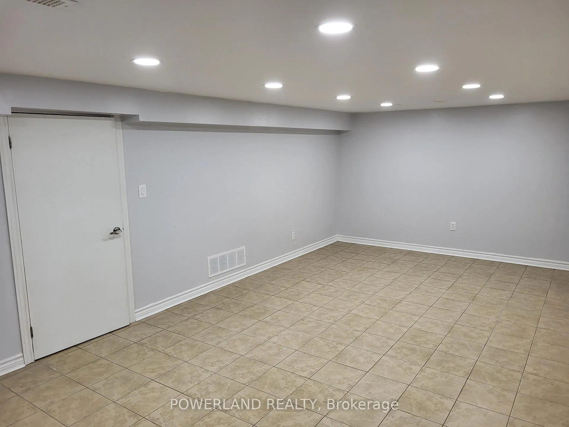 Photo 11 of Unit Lower, 45 Lincoln Green Drive, Markham, Bullock — HOMEH