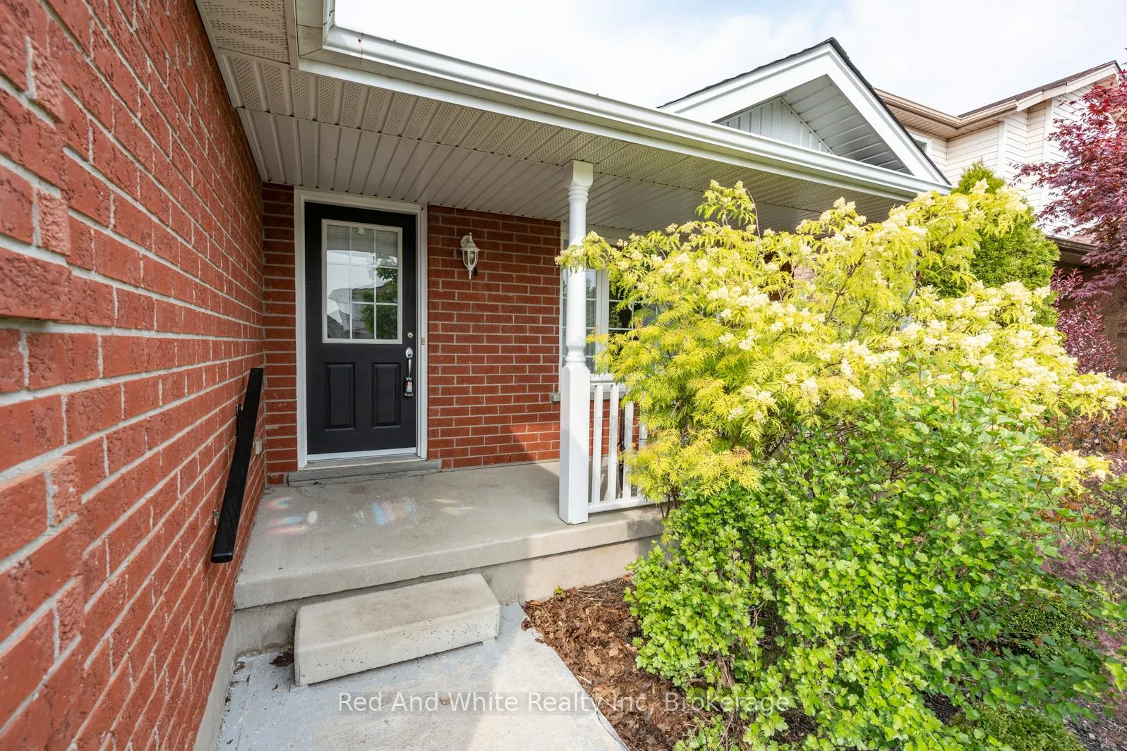 Photo 3 of Unit UPPER, 79 Munroe Crescent, Guelph, Clairfields/Hanlon Business Park — HOMEH