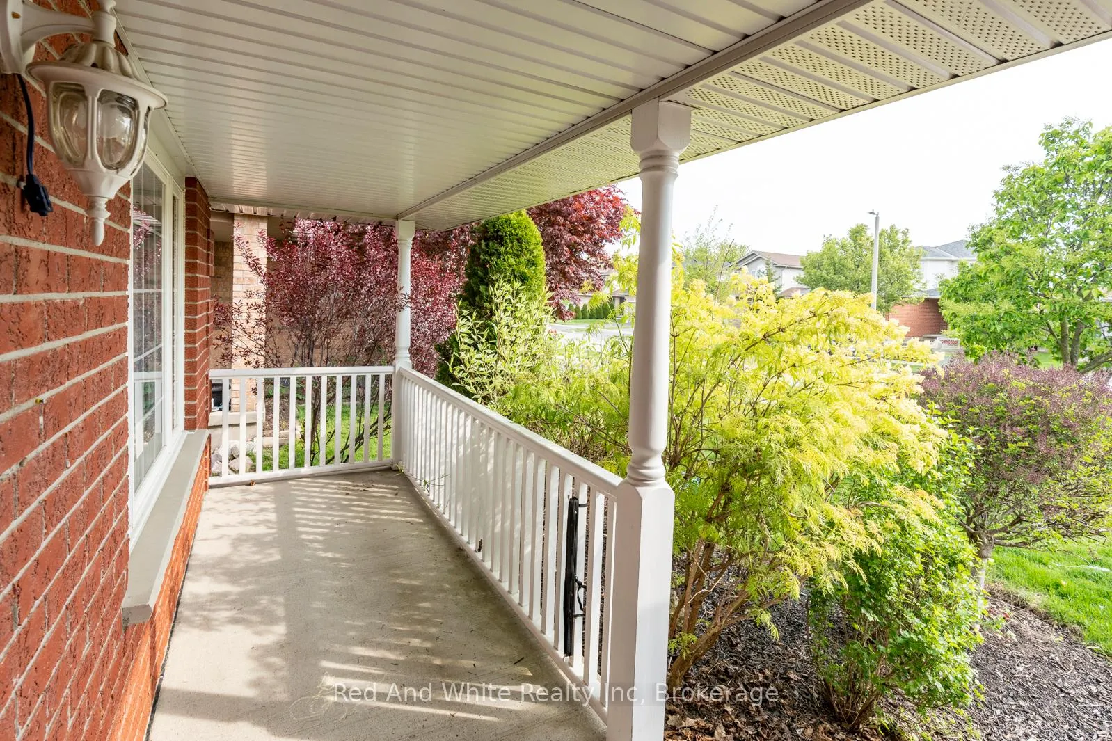 Photo 4 of Unit UPPER, 79 Munroe Crescent, Guelph, Clairfields/Hanlon Business Park — HOMEH