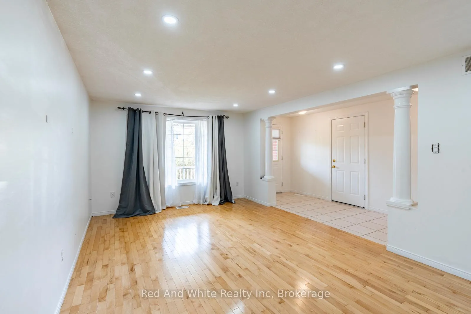 Photo 6 of Unit UPPER, 79 Munroe Crescent, Guelph, Clairfields/Hanlon Business Park — HOMEH