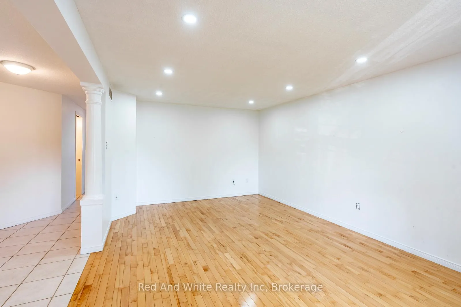 Photo 8 of Unit UPPER, 79 Munroe Crescent, Guelph, Clairfields/Hanlon Business Park — HOMEH