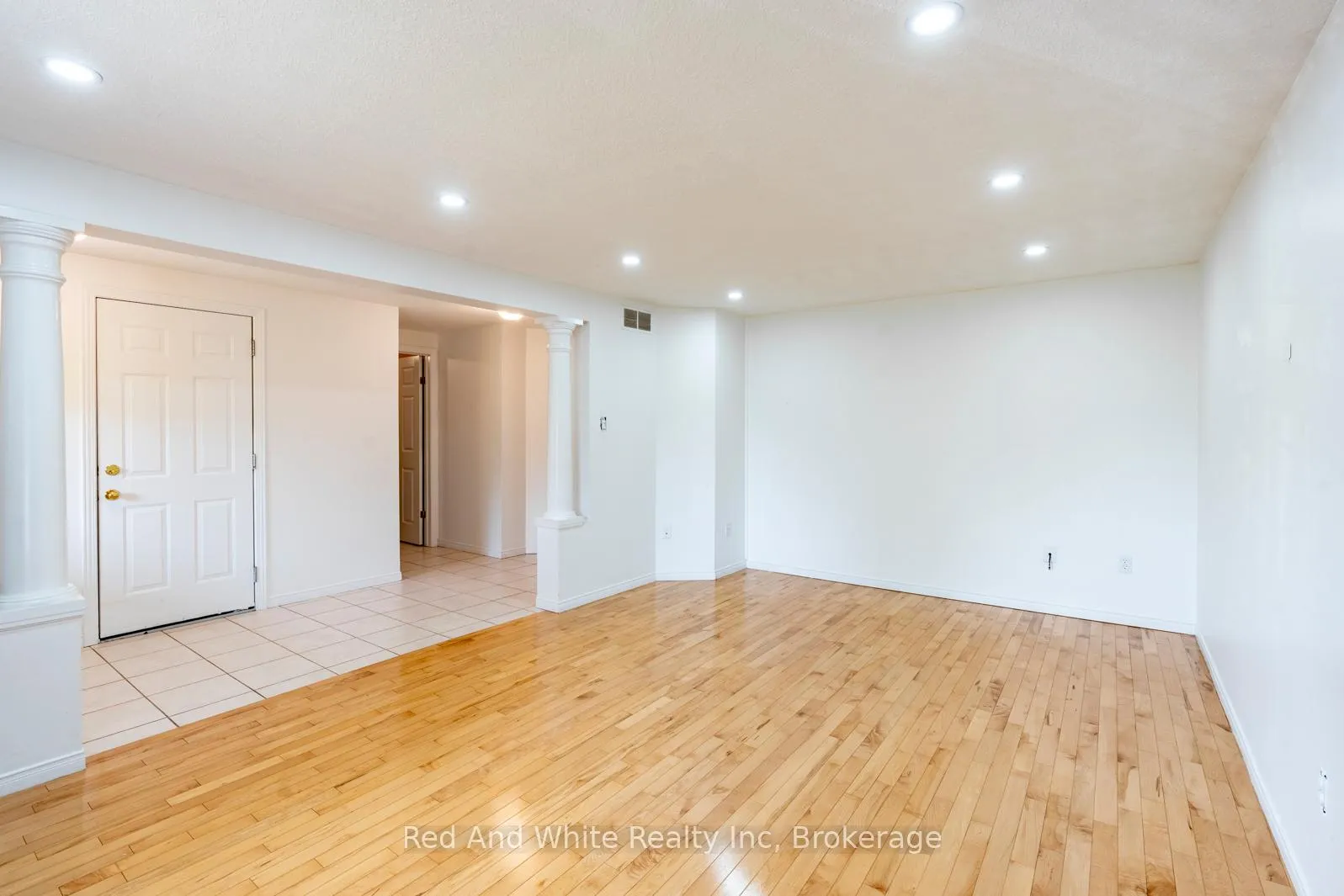Photo 9 of Unit UPPER, 79 Munroe Crescent, Guelph, Clairfields/Hanlon Business Park — HOMEH