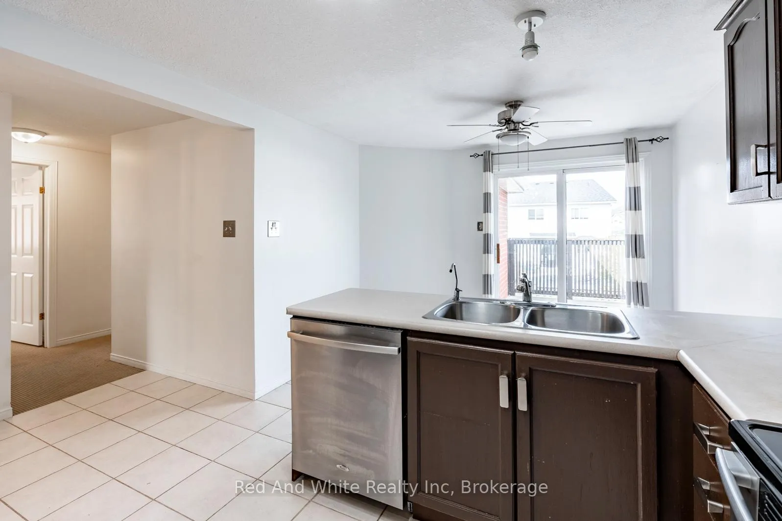 Photo 12 of Unit UPPER, 79 Munroe Crescent, Guelph, Clairfields/Hanlon Business Park — HOMEH