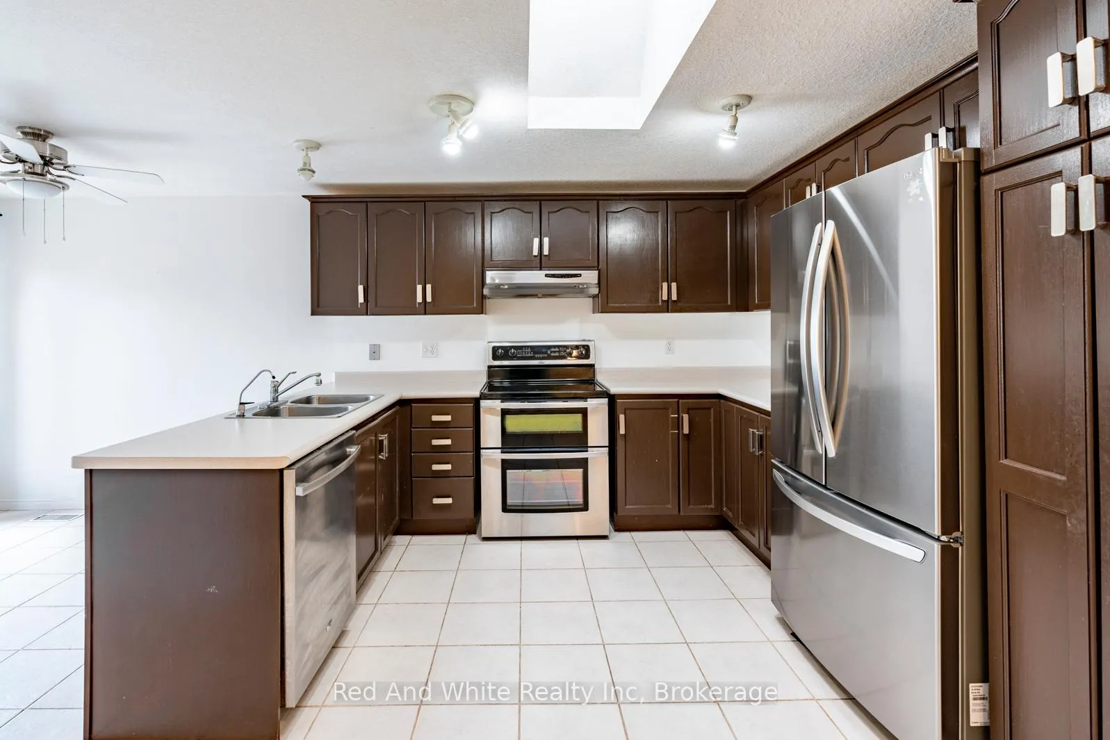 Photo 13 of Unit UPPER, 79 Munroe Crescent, Guelph, Clairfields/Hanlon Business Park — HOMEH