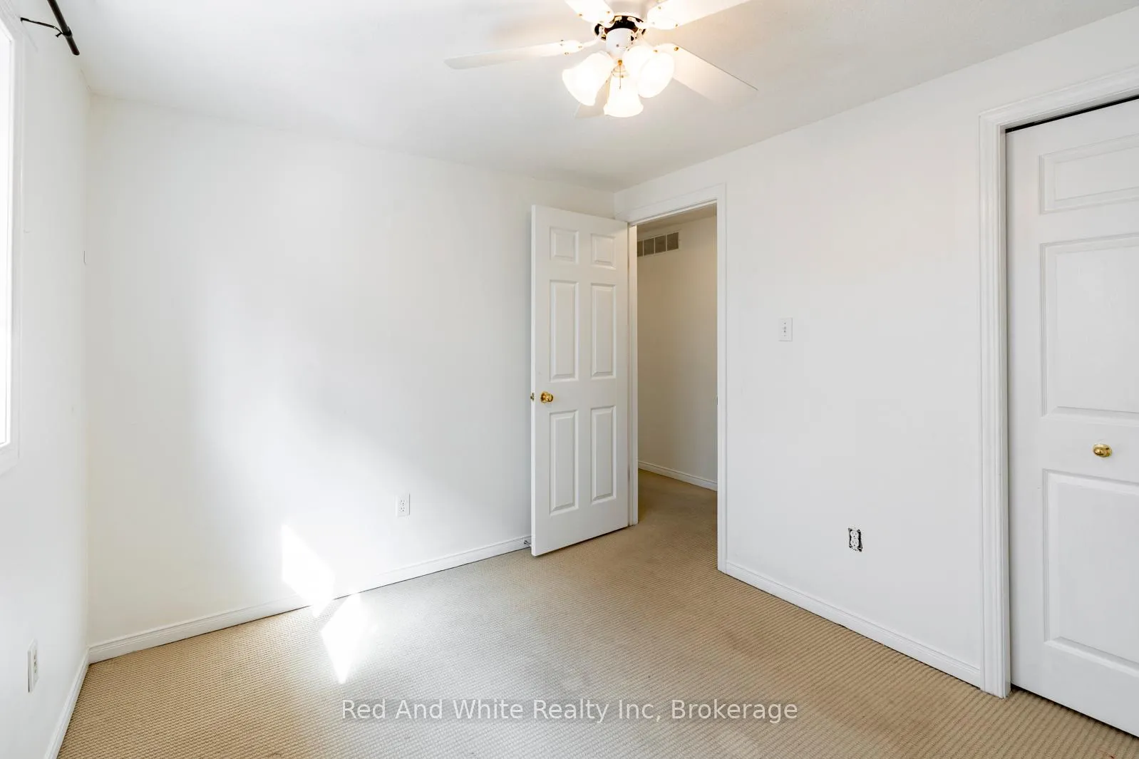 Photo 19 of Unit UPPER, 79 Munroe Crescent, Guelph, Clairfields/Hanlon Business Park — HOMEH