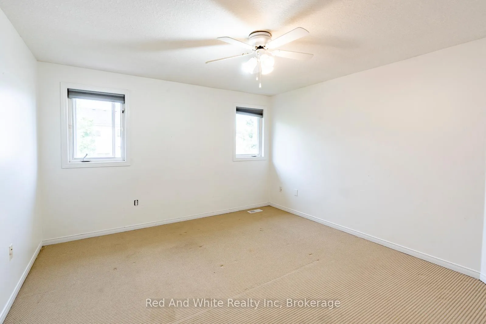 Photo 23 of Unit UPPER, 79 Munroe Crescent, Guelph, Clairfields/Hanlon Business Park — HOMEH