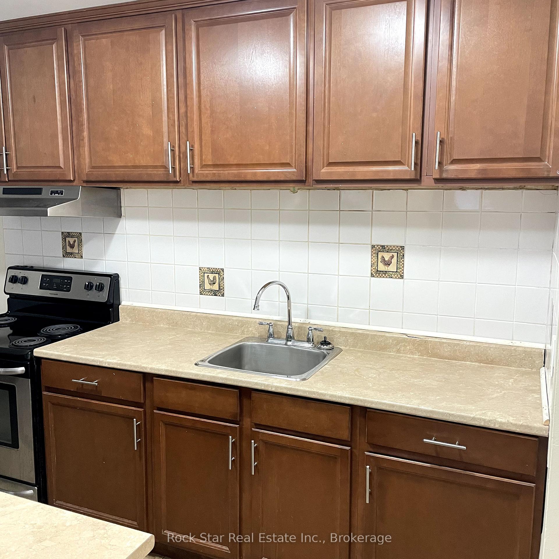 Photo 3 of Unit 2, 246 Adelaide Street, Kingston, East of Sir John A. Blvd — HOMEH