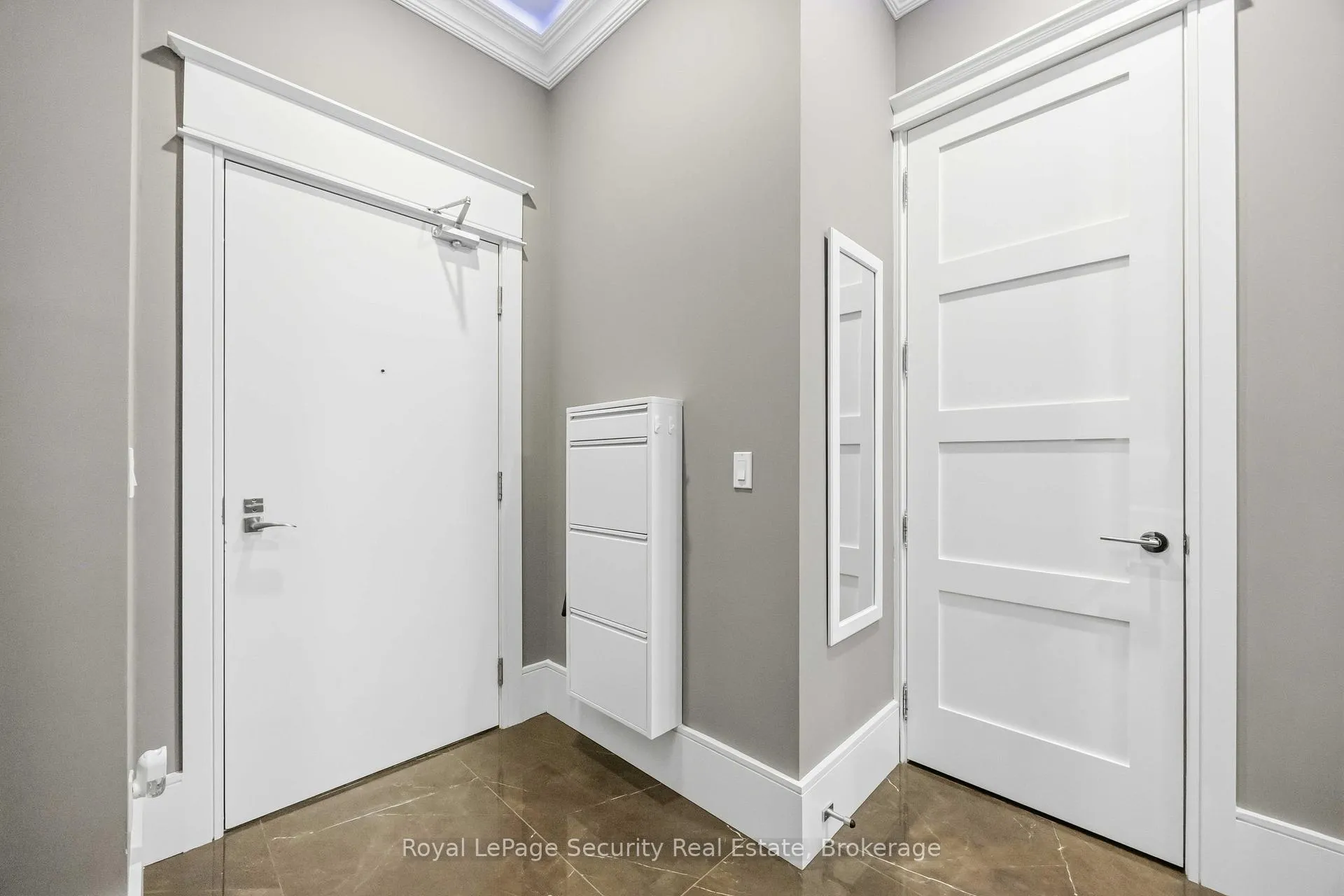 Photo 3 of Unit 202, 2900 Highway 7, Vaughan, Concord — HOMEH