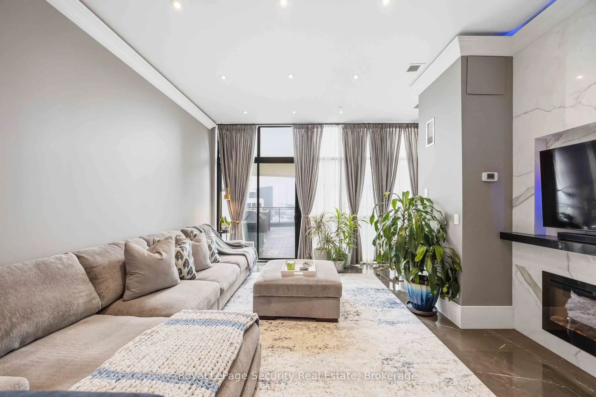 Photo 11 of Unit 202, 2900 Highway 7, Vaughan, Concord — HOMEH