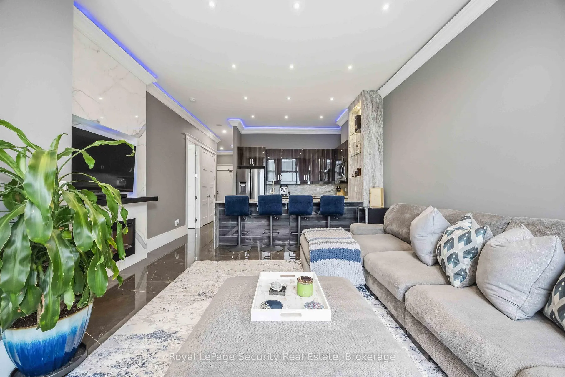 Photo 13 of Unit 202, 2900 Highway 7, Vaughan, Concord — HOMEH
