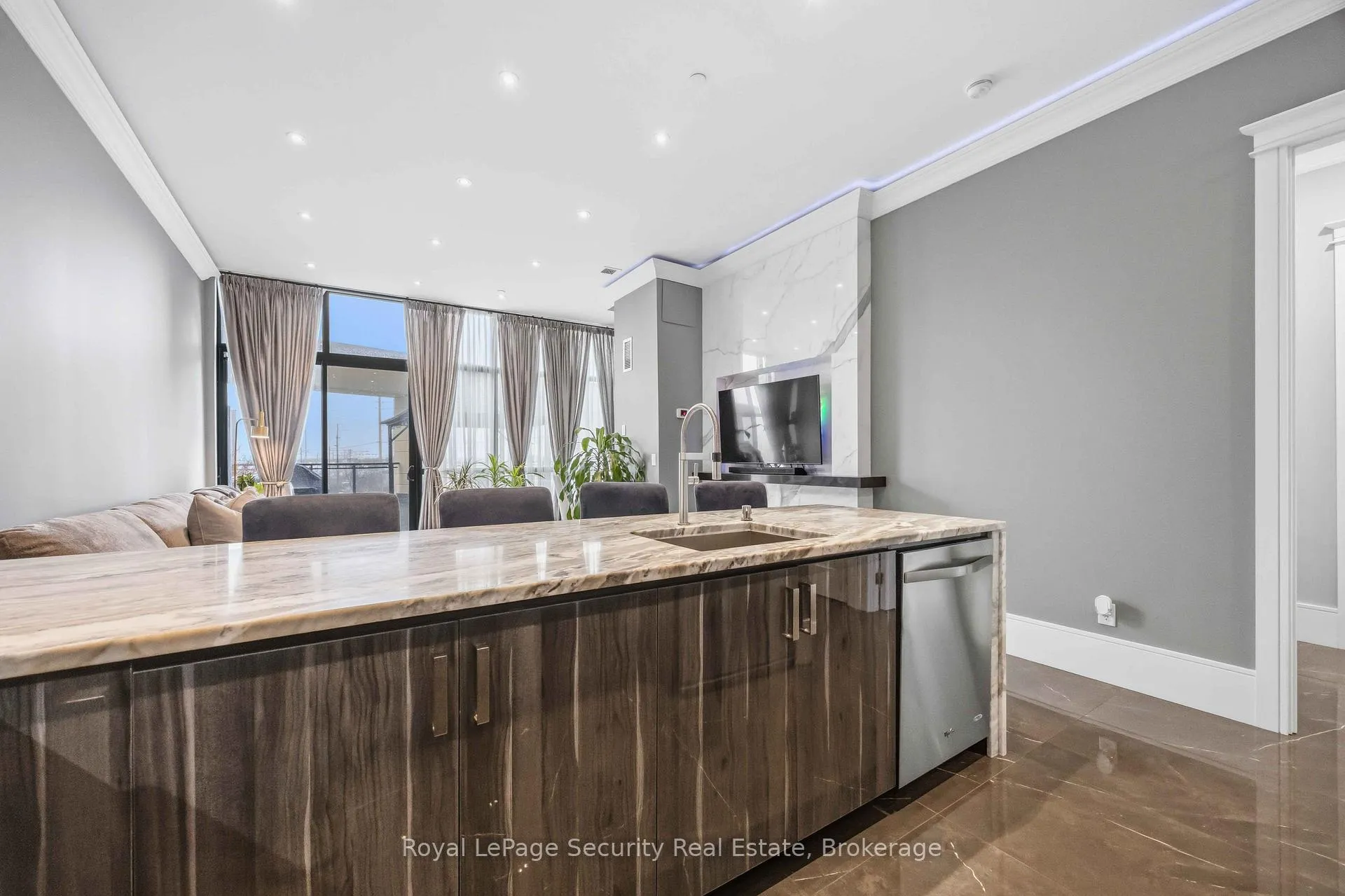 Photo 17 of Unit 202, 2900 Highway 7, Vaughan, Concord — HOMEH