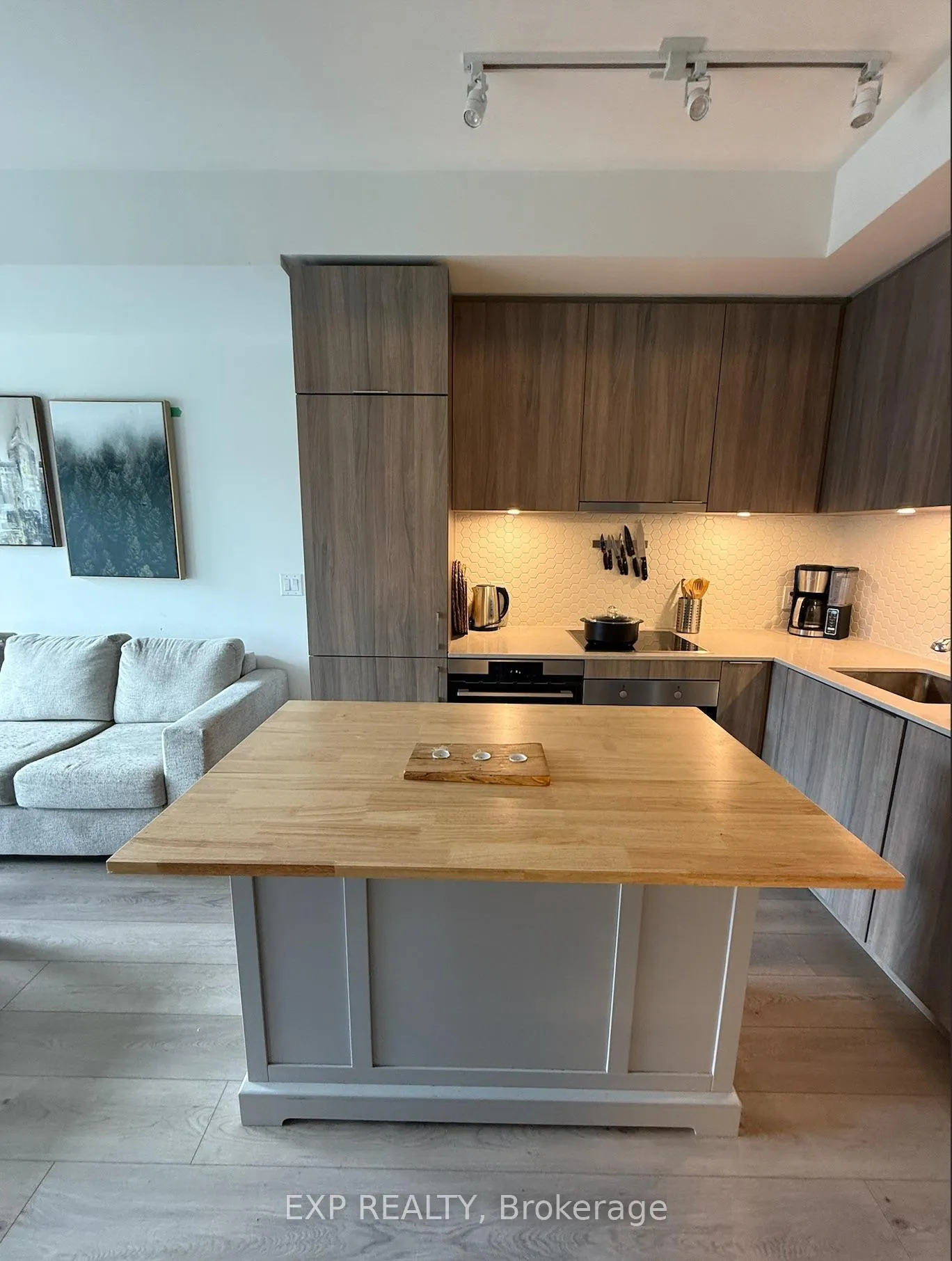 Photo 5 of Unit 319, 158 Front Street E, Toronto, Moss Park — HOMEH