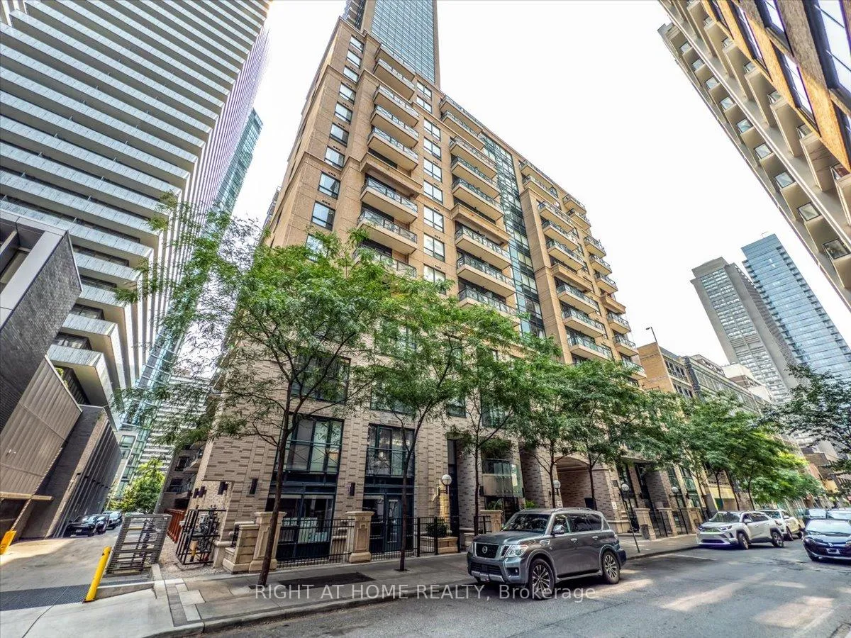 Front of Unit 517, 35 Hayden Street