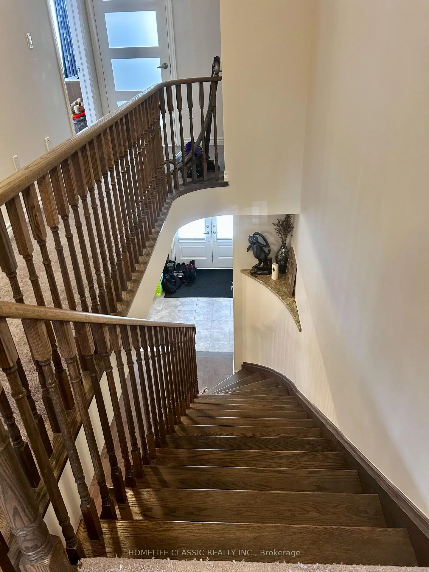 Photo 5 of 91 Crombie Street S, Clarington, Bowmanville — HOMEH
