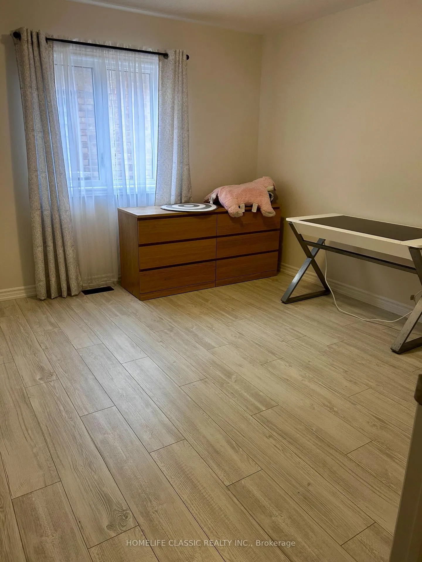 Photo 27 of 91 Crombie Street S, Clarington, Bowmanville — HOMEH