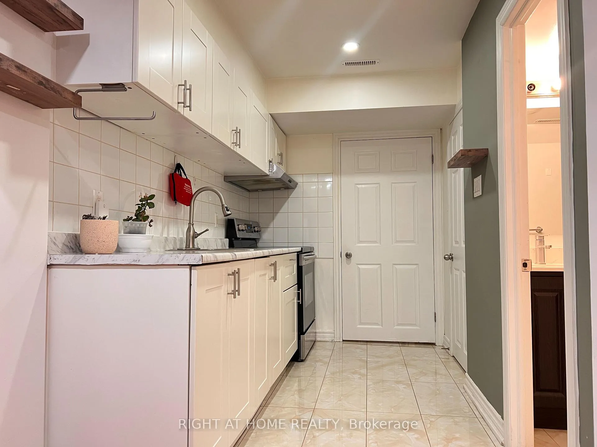 Photo 6 of Unit BASEMENT, 17 Asterfield Drive E, Scarborough, West Hill — HOMEH