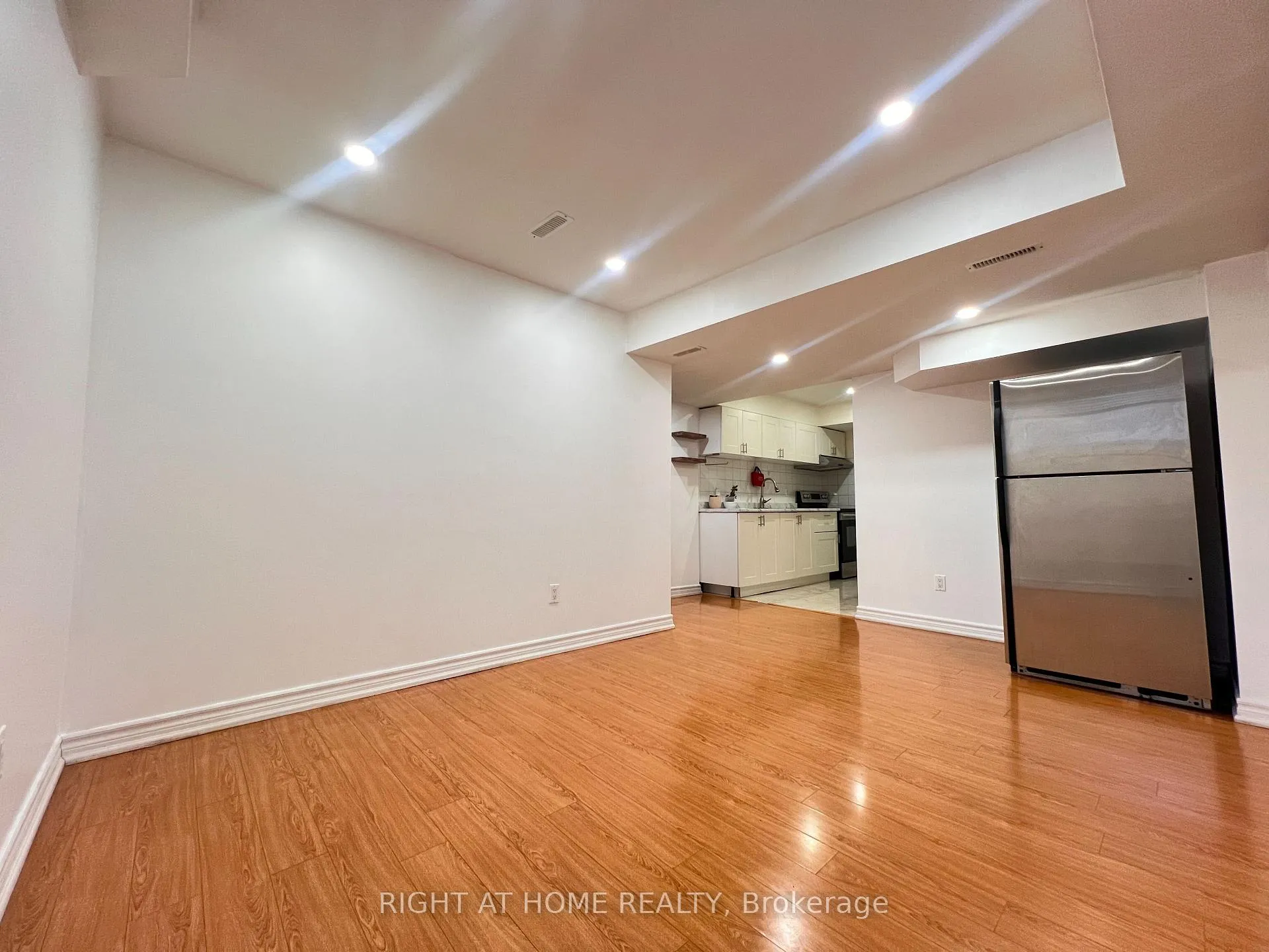 Photo 8 of Unit BASEMENT, 17 Asterfield Drive E, Scarborough, West Hill — HOMEH