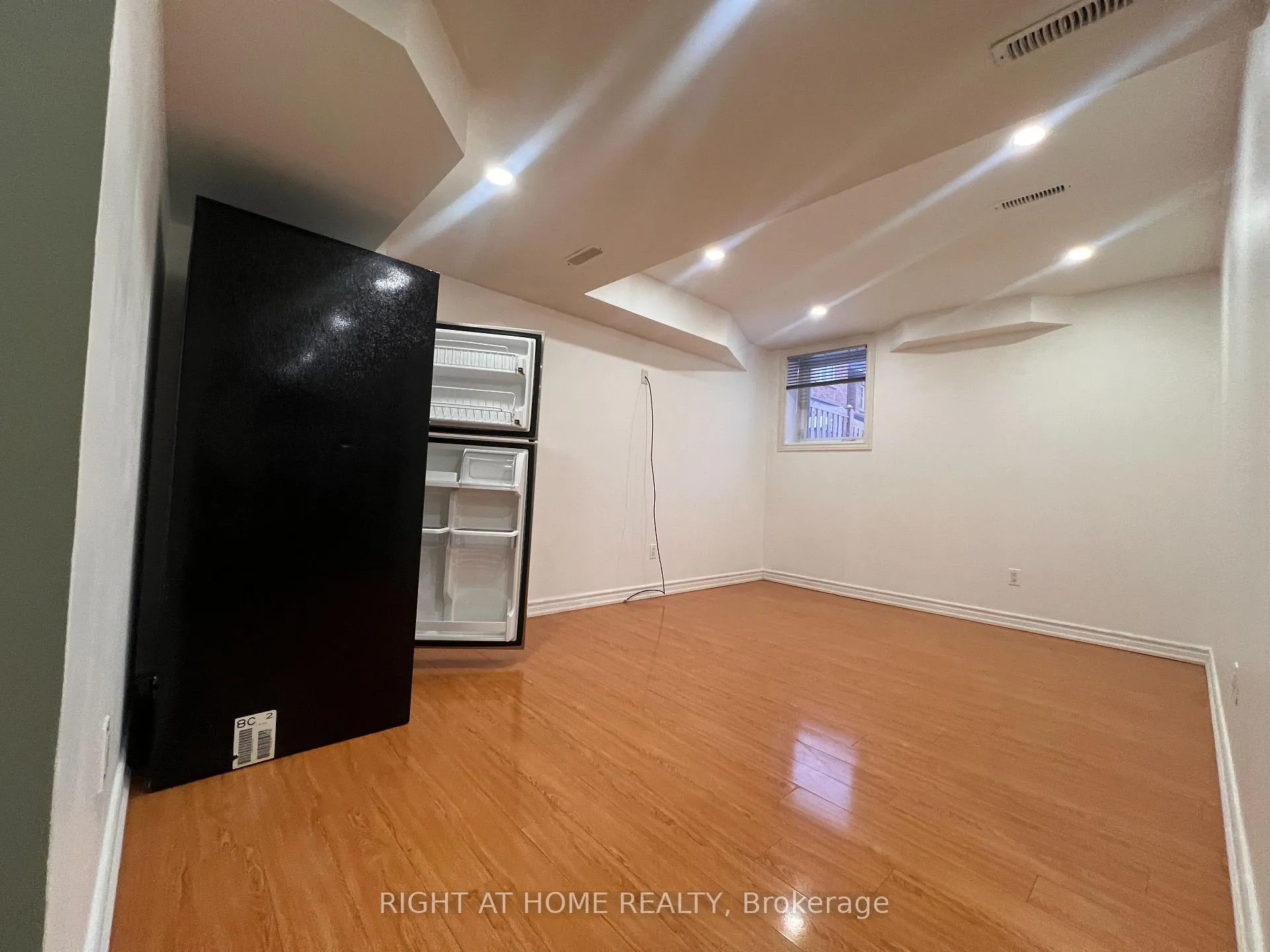 Photo 10 of Unit BASEMENT, 17 Asterfield Drive E, Scarborough, West Hill — HOMEH