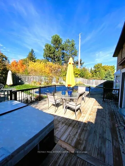 Photo 2 of 6 Waverly Place, Brampton, Heart Lake West — HOMEH