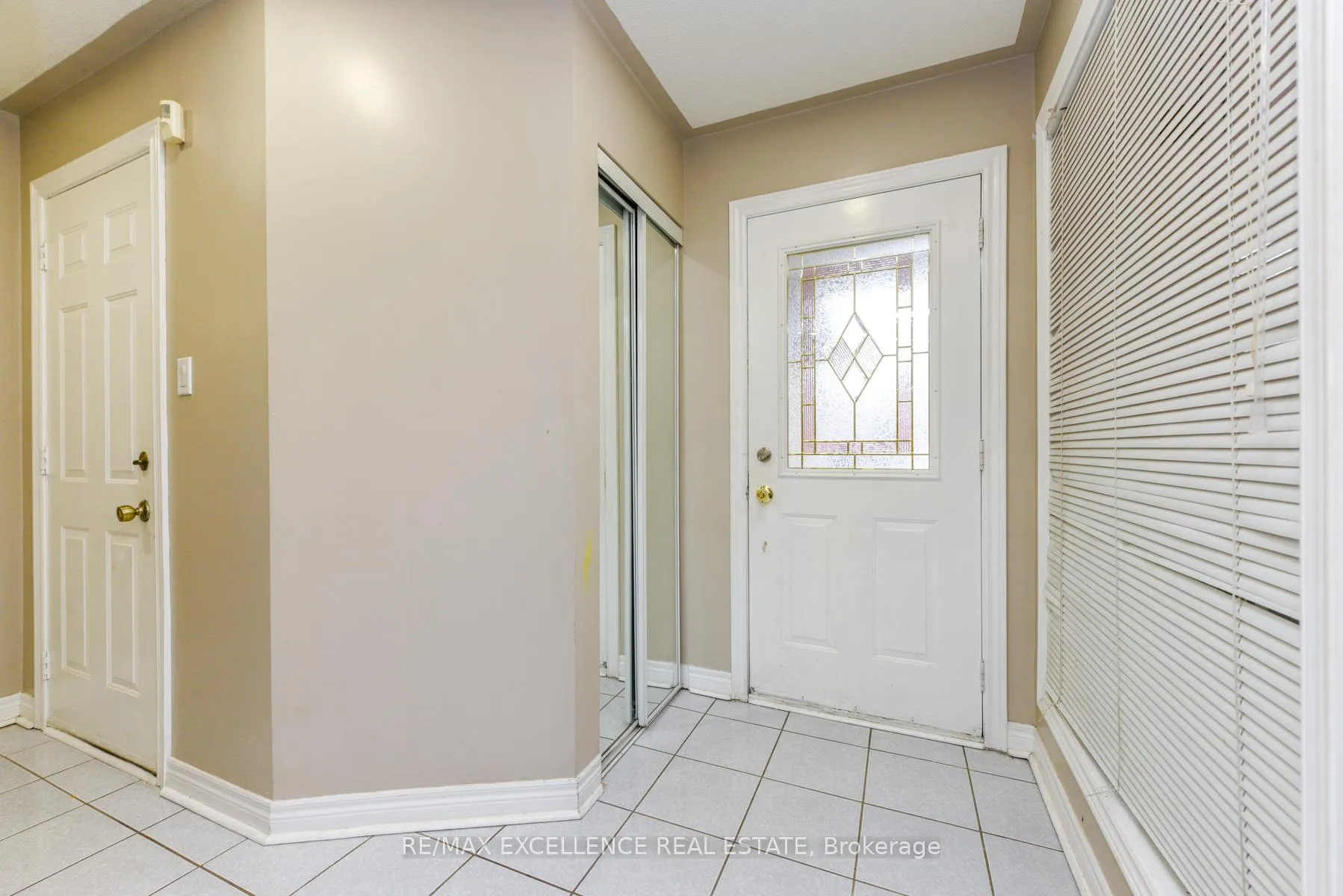 Photo 4 of 33 Wildberry Crescent, Brampton, Sandringham-Wellington — HOMEH