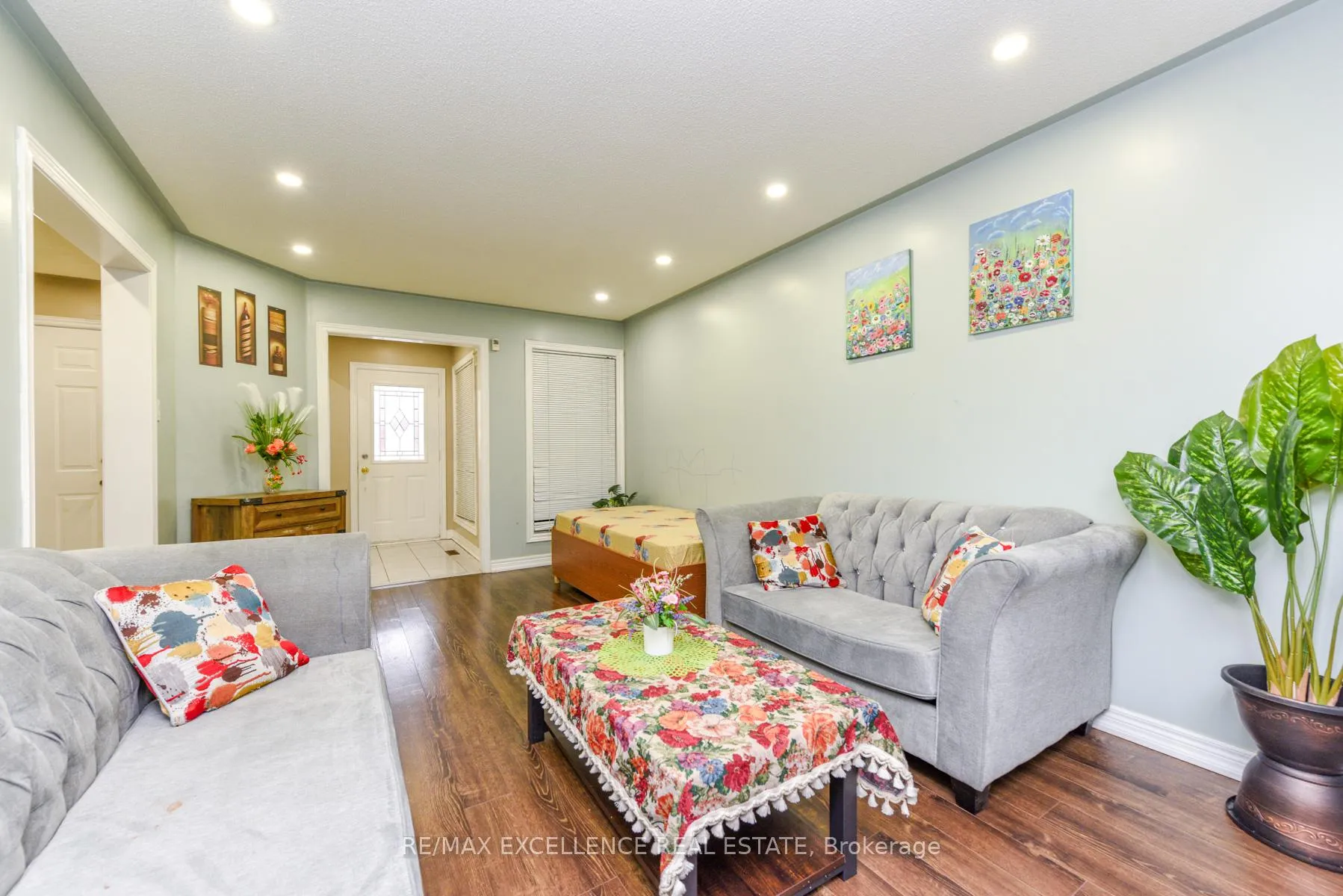 Photo 7 of 33 Wildberry Crescent, Brampton, Sandringham-Wellington — HOMEH