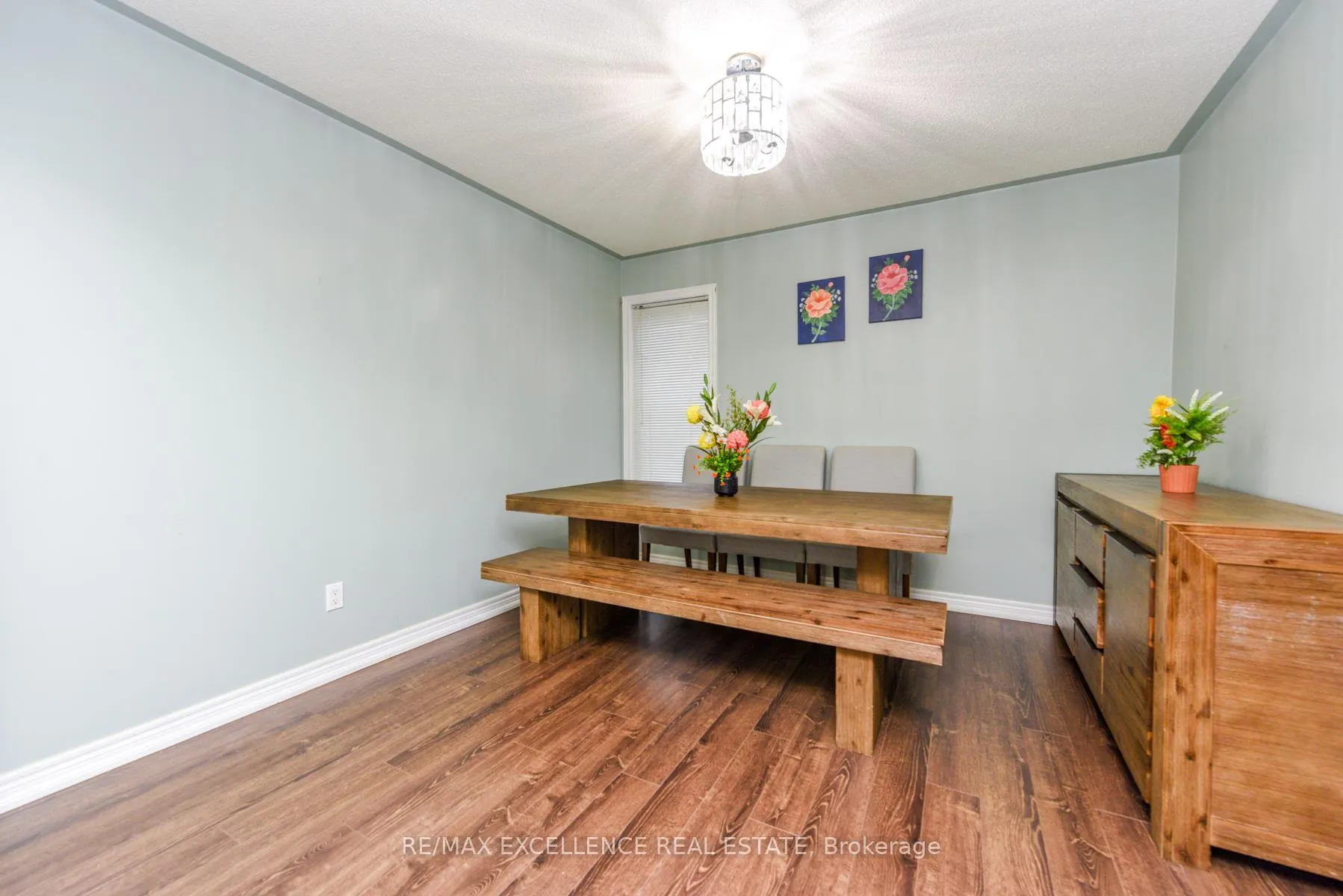 Photo 10 of 33 Wildberry Crescent, Brampton, Sandringham-Wellington — HOMEH