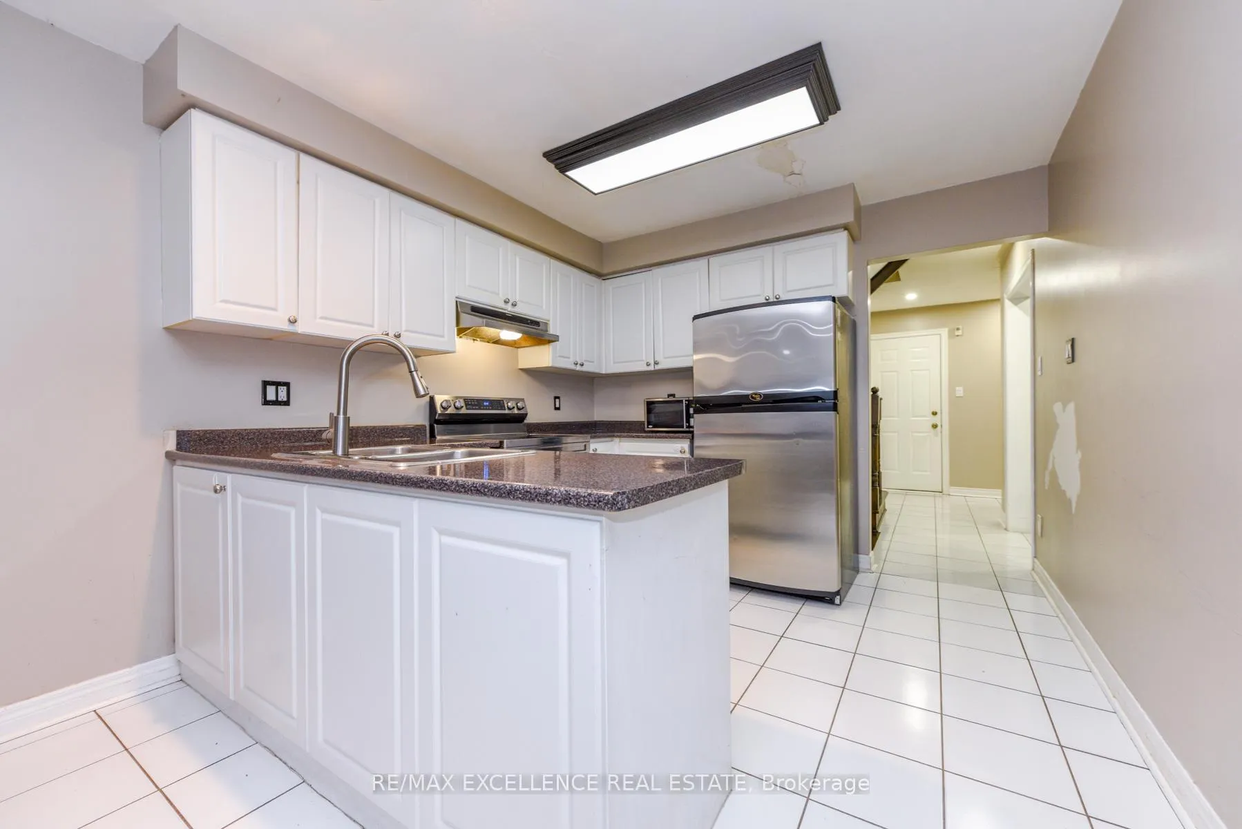 Photo 12 of 33 Wildberry Crescent, Brampton, Sandringham-Wellington — HOMEH
