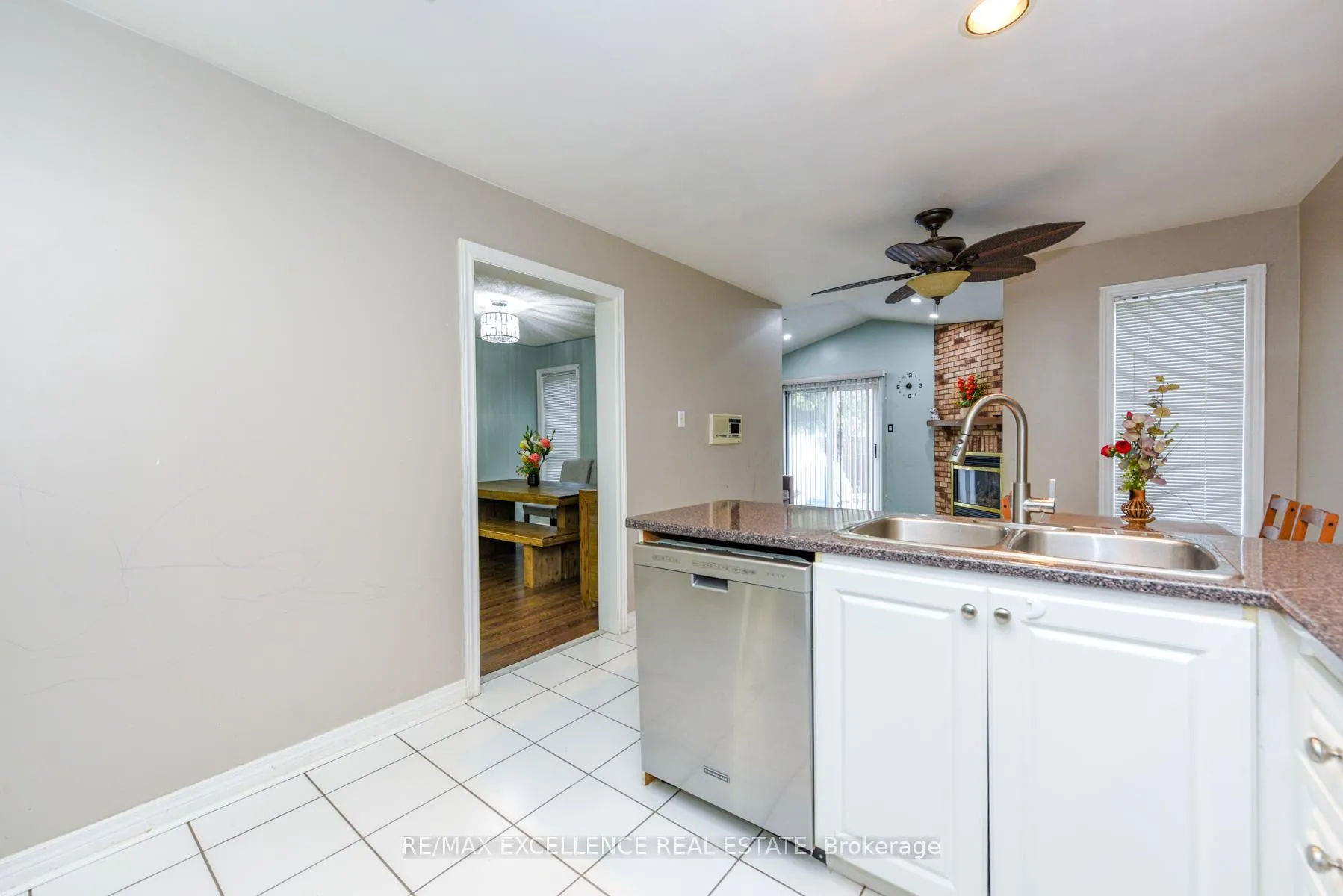 Photo 13 of 33 Wildberry Crescent, Brampton, Sandringham-Wellington — HOMEH