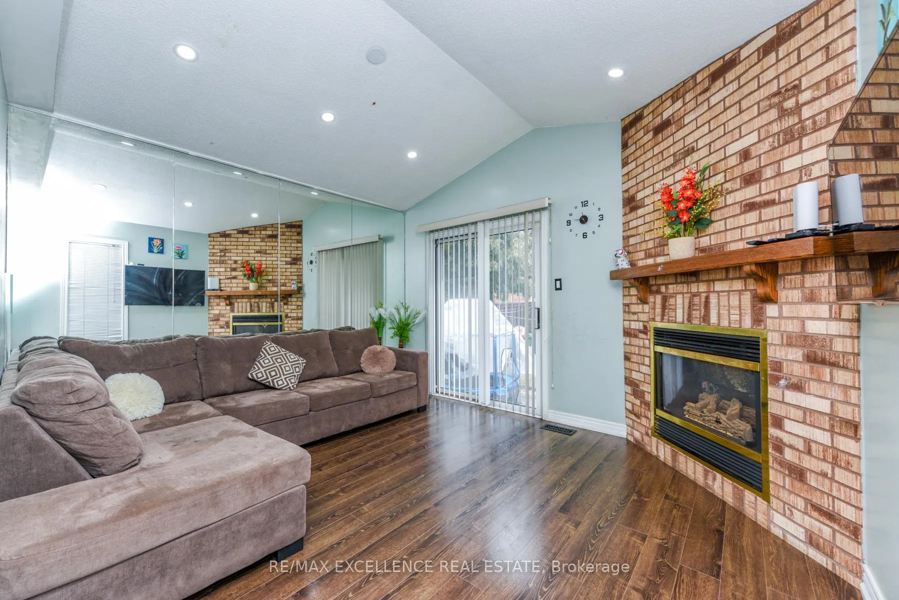 Photo 16 of 33 Wildberry Crescent, Brampton, Sandringham-Wellington — HOMEH