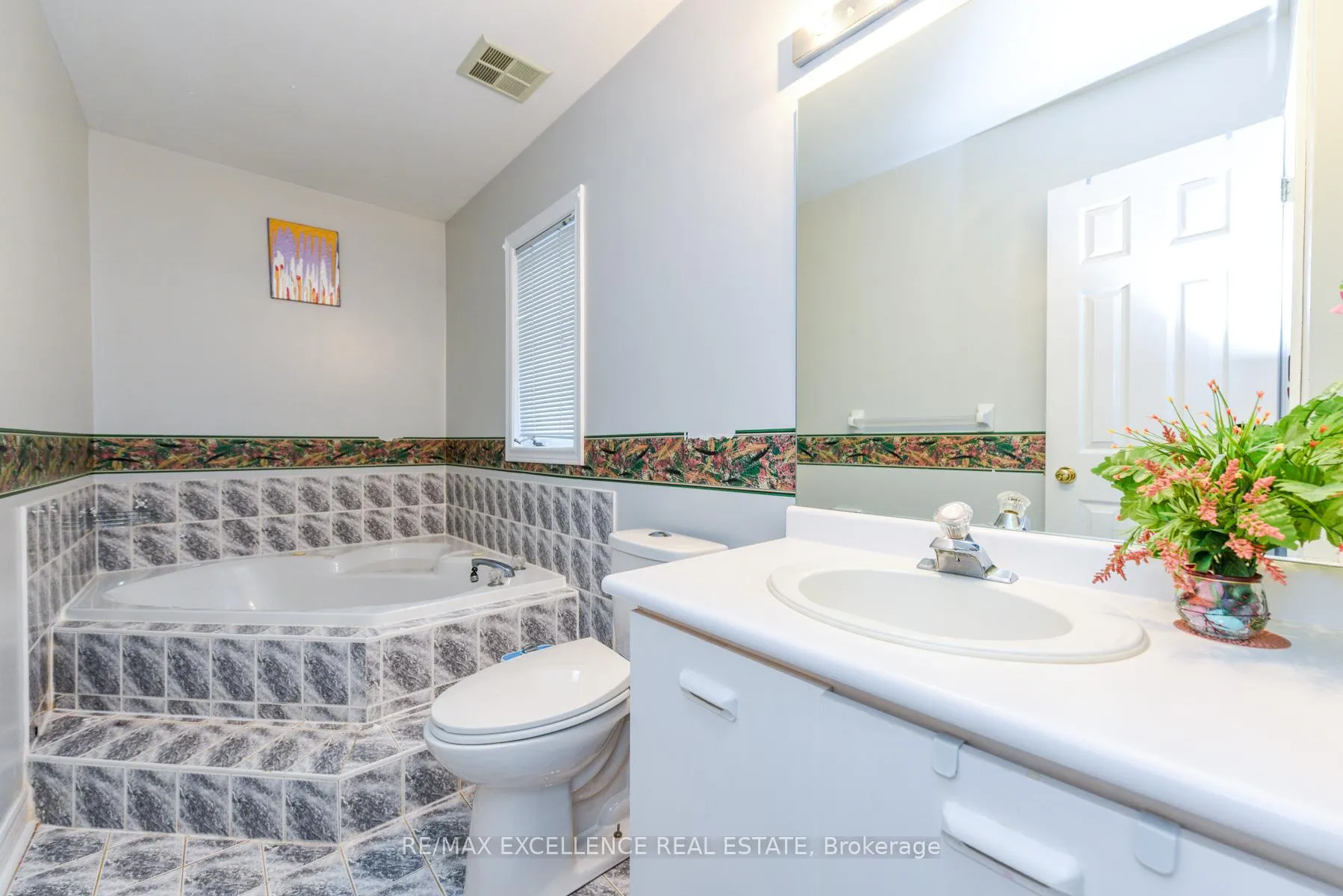 Photo 22 of 33 Wildberry Crescent, Brampton, Sandringham-Wellington — HOMEH