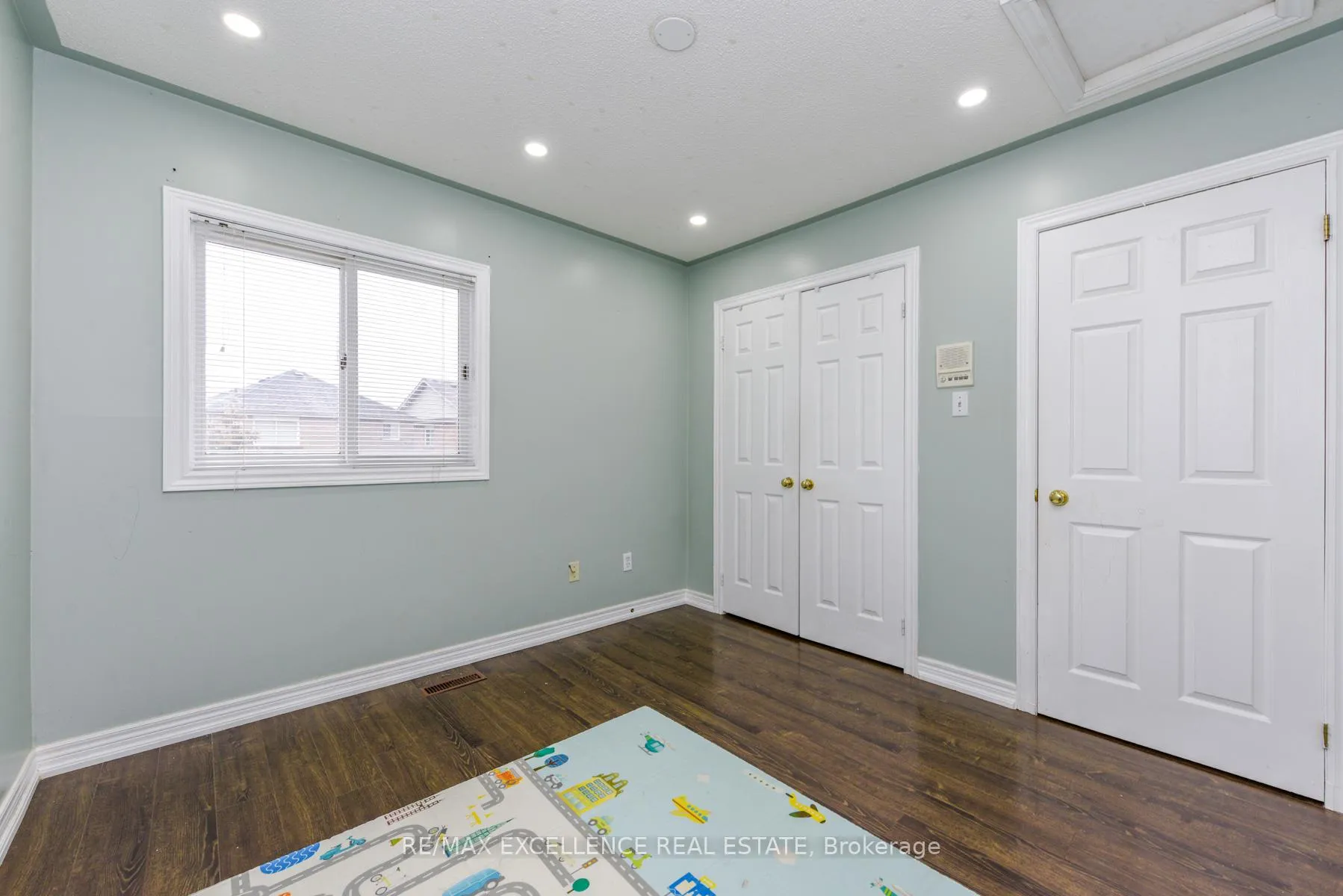 Photo 28 of 33 Wildberry Crescent, Brampton, Sandringham-Wellington — HOMEH