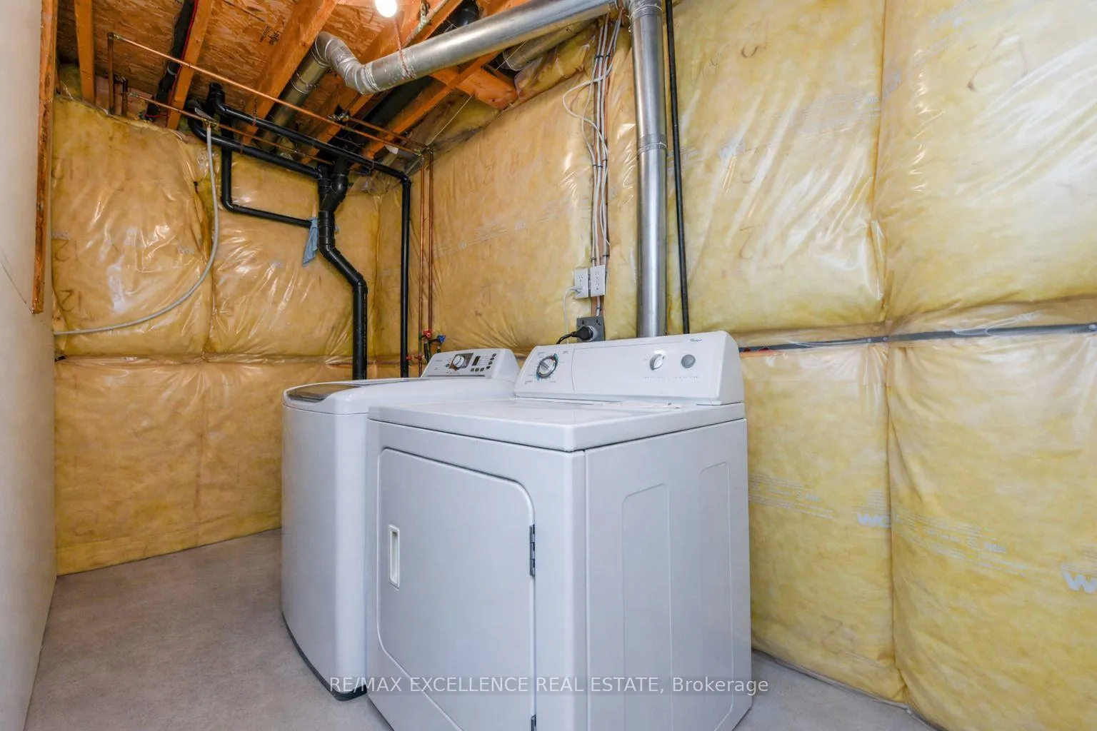 Photo 40 of 33 Wildberry Crescent, Brampton, Sandringham-Wellington — HOMEH