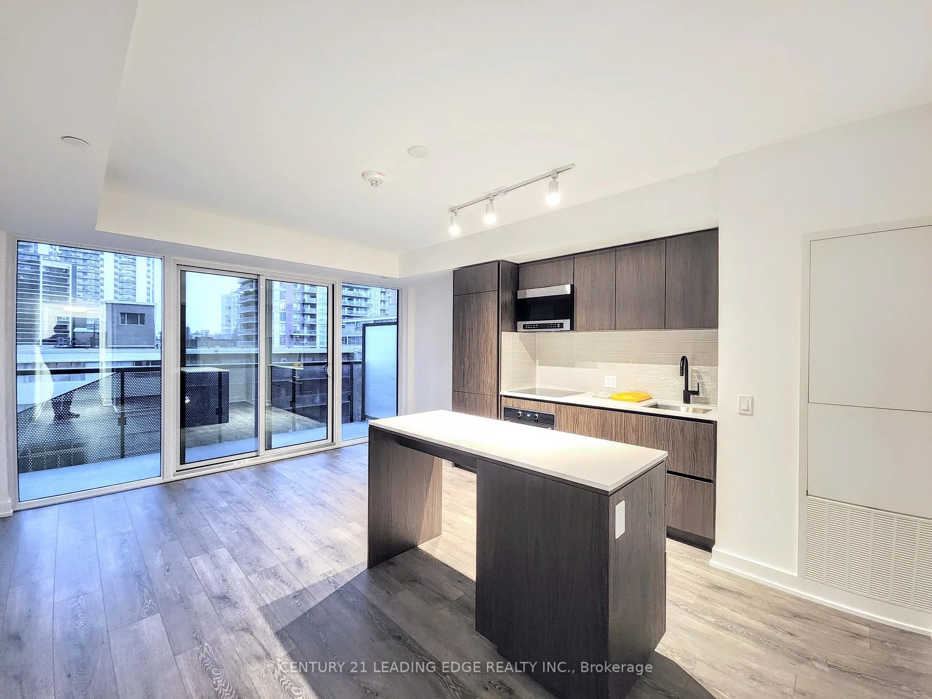 Photo 2 of Unit 412 N, 117 Broadway Avenue N, Toronto, Mount Pleasant West — HOMEH