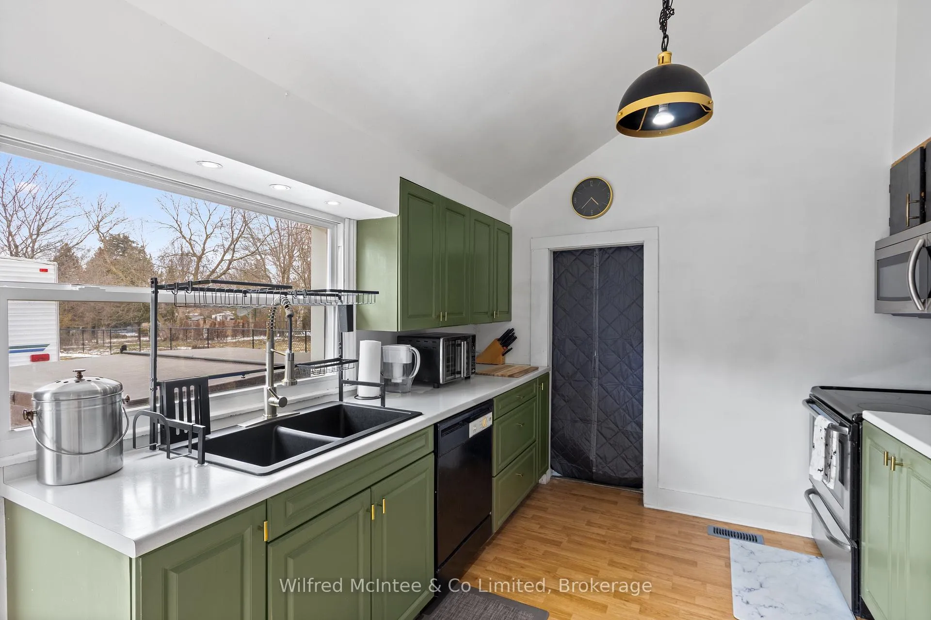 Photo 13 of 452 Queen Street, Kincardine — HOMEH