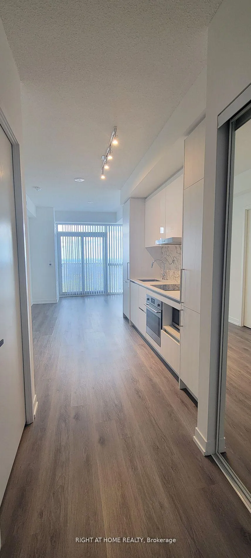 Photo 7 of Unit 5303, 225 Commerce Street, Vaughan, Vaughan Corporate Centre — HOMEH