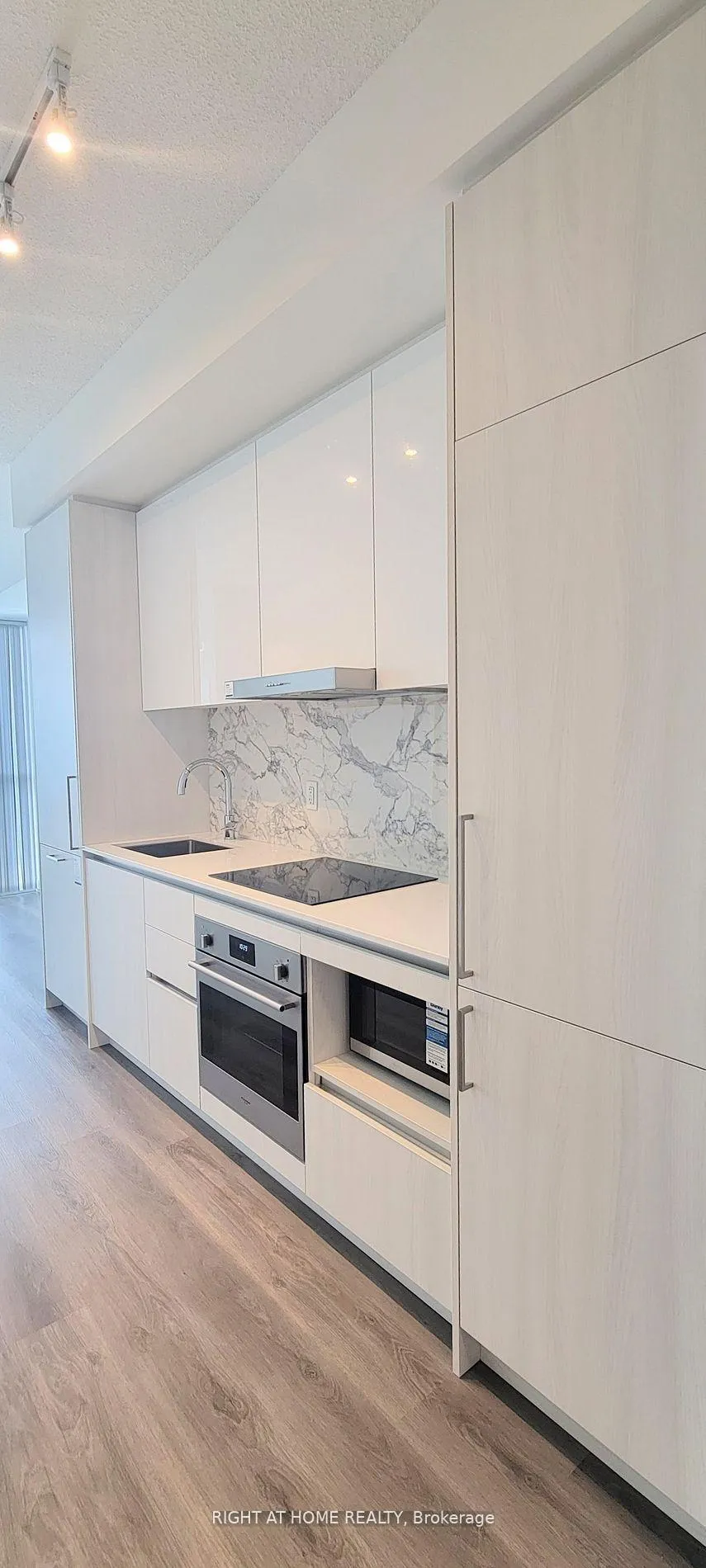 Photo 8 of Unit 5303, 225 Commerce Street, Vaughan, Vaughan Corporate Centre — HOMEH