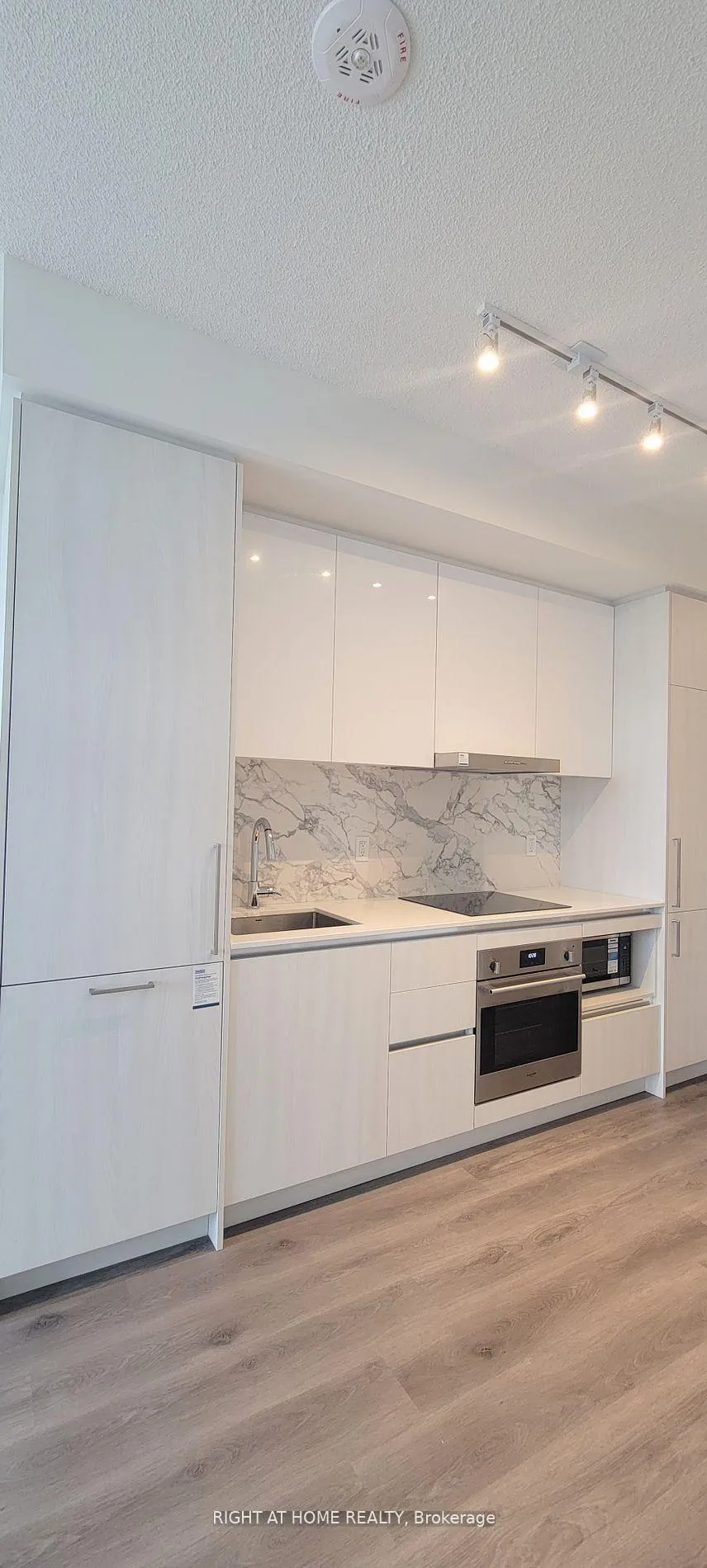 Photo 9 of Unit 5303, 225 Commerce Street, Vaughan, Vaughan Corporate Centre — HOMEH
